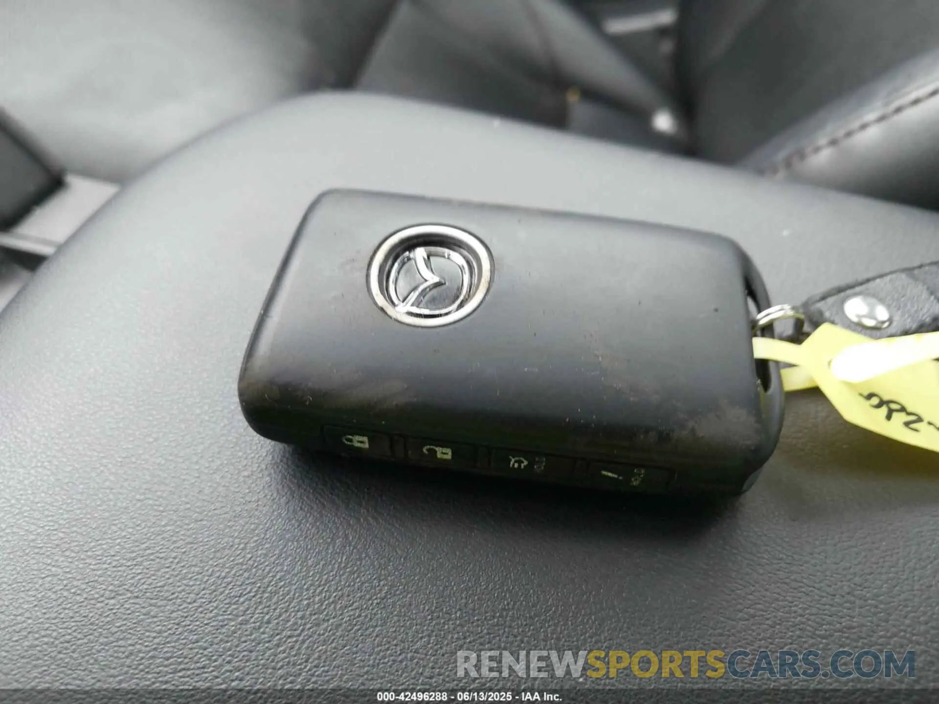 11 fotografías del automóvil dañado JM1BPAEM5L1168219 MAZDA MAZDA3 2020