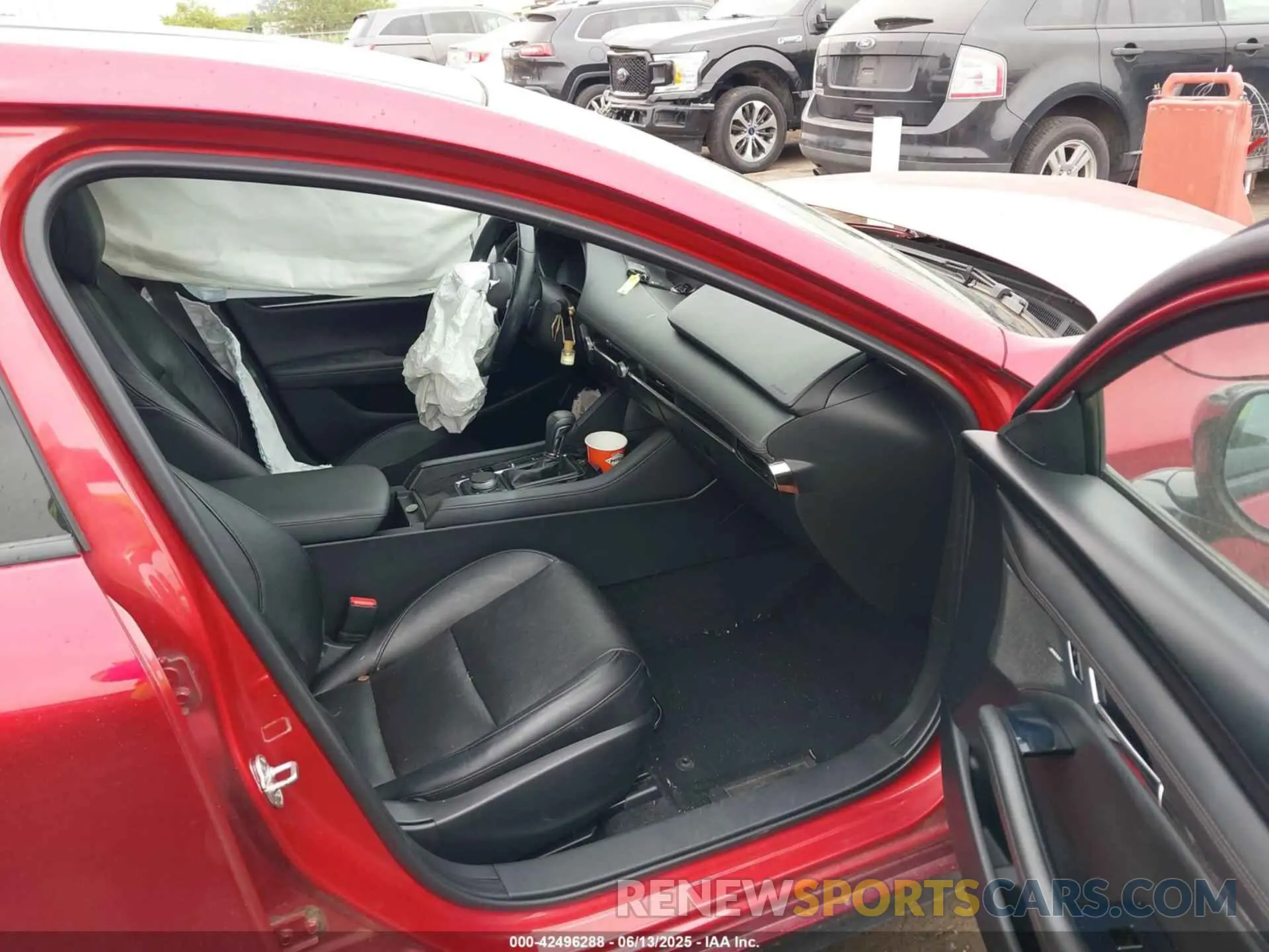 5 fotografías del automóvil dañado JM1BPAEM5L1168219 MAZDA MAZDA3 2020
