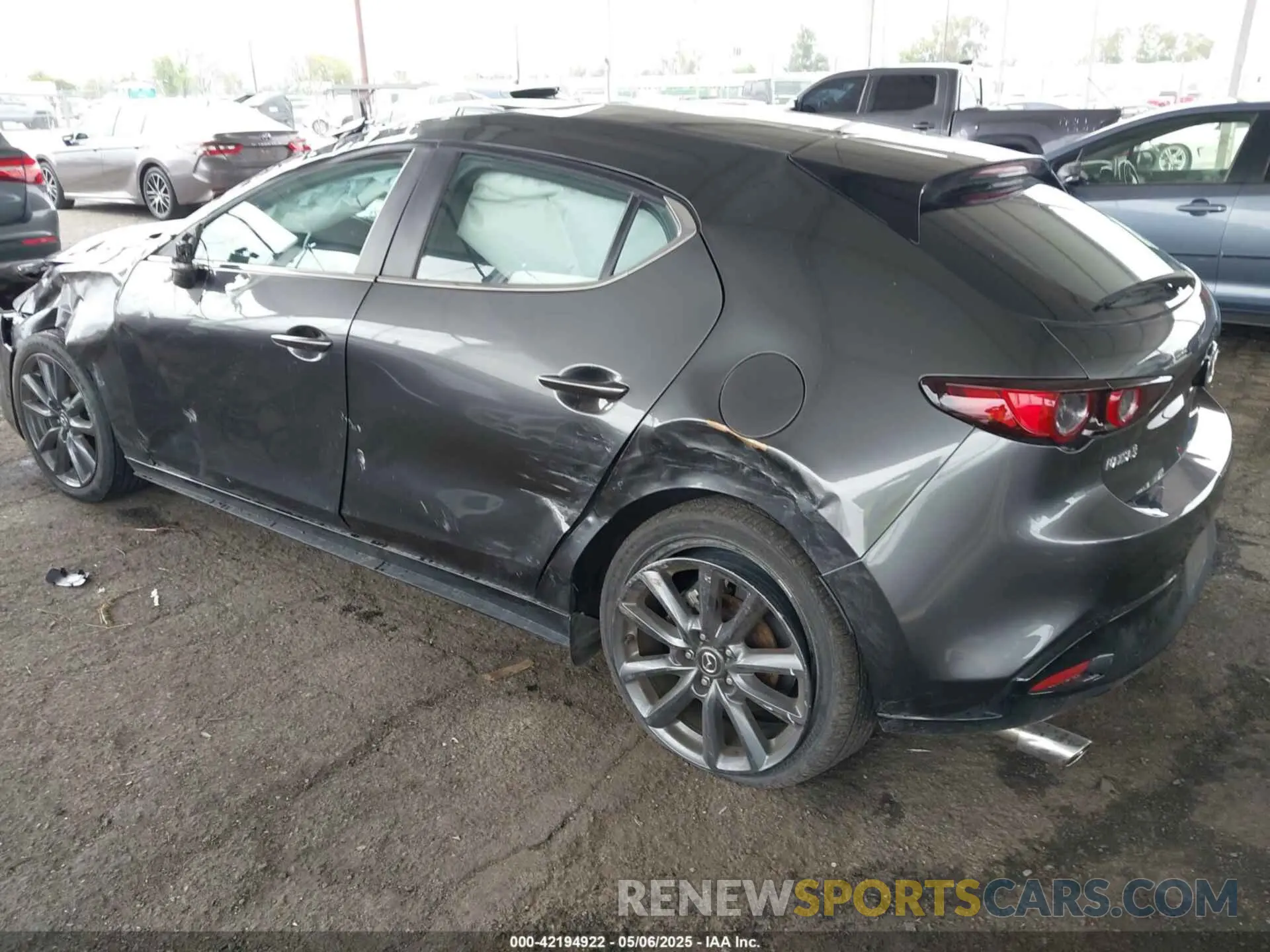 3 fotografías del automóvil dañado JM1BPALM0L1163707 MAZDA MAZDA3 2020