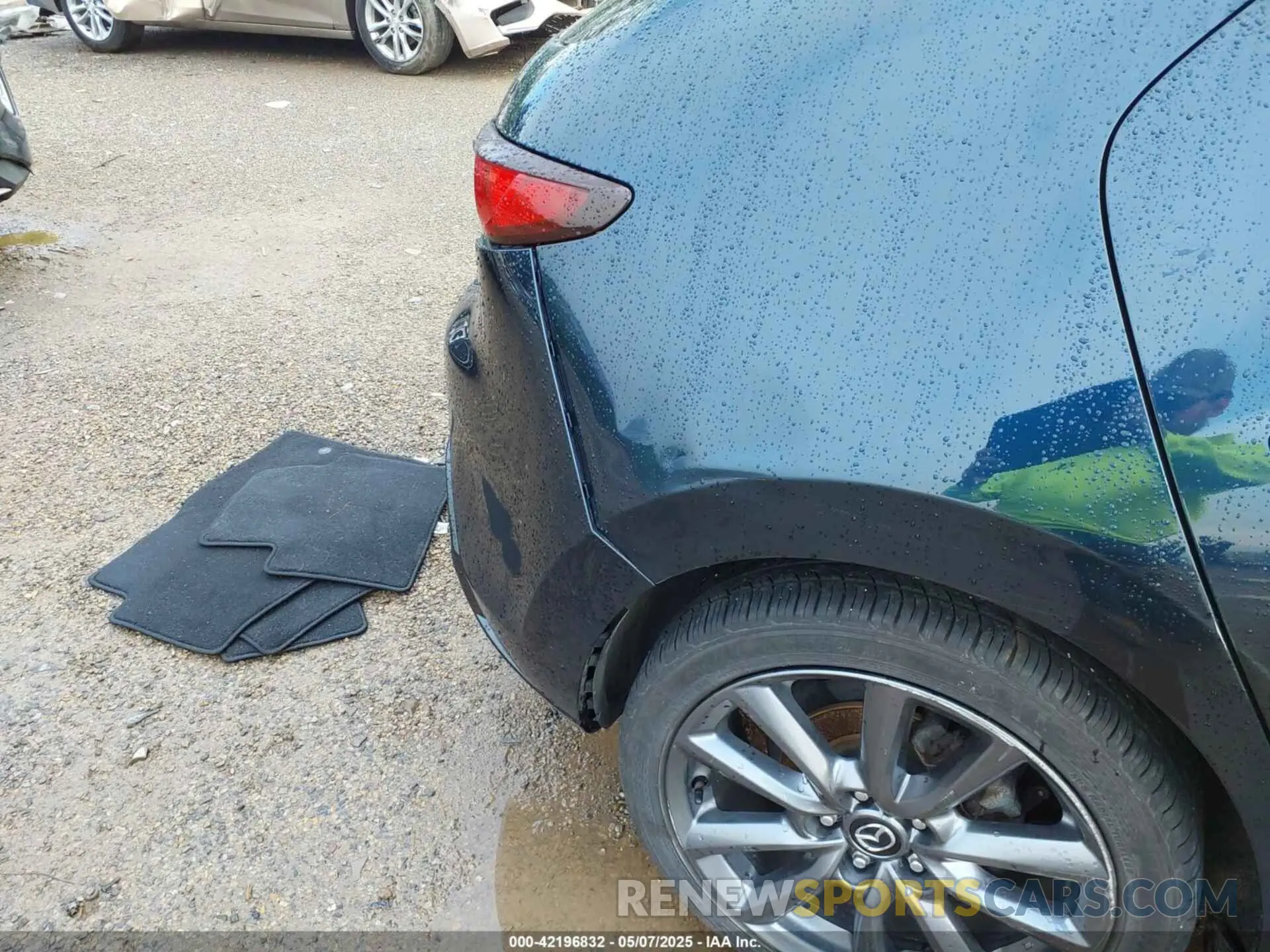 19 fotografías del automóvil dañado JM1BPALM1L1158967 MAZDA MAZDA3 2020