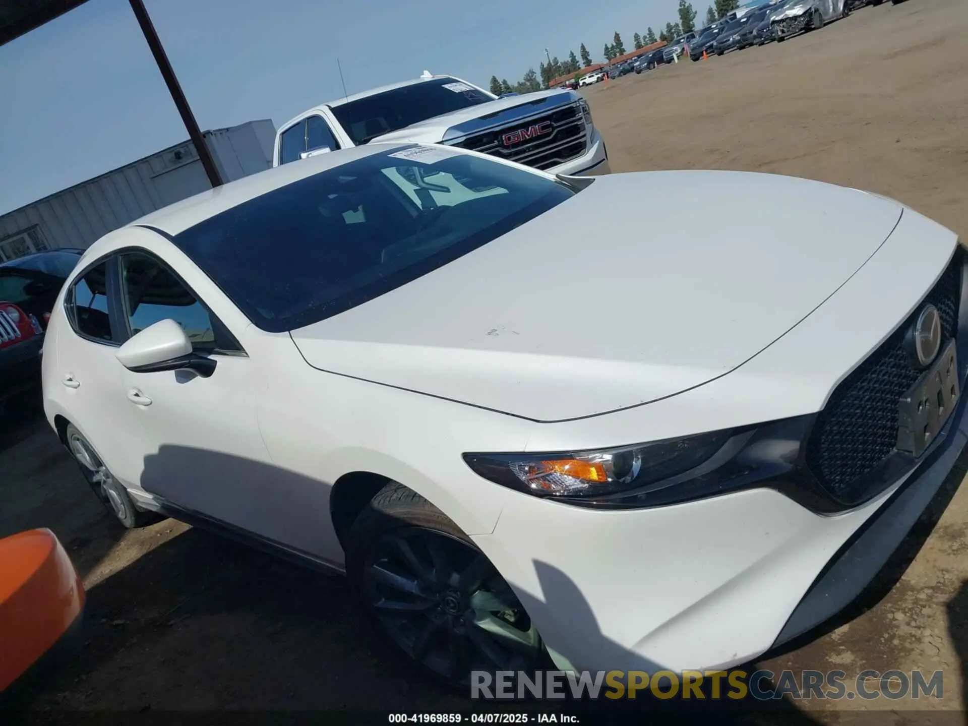 13 fotografías del automóvil dañado JM1BPALM1L1173422 MAZDA MAZDA3 2020