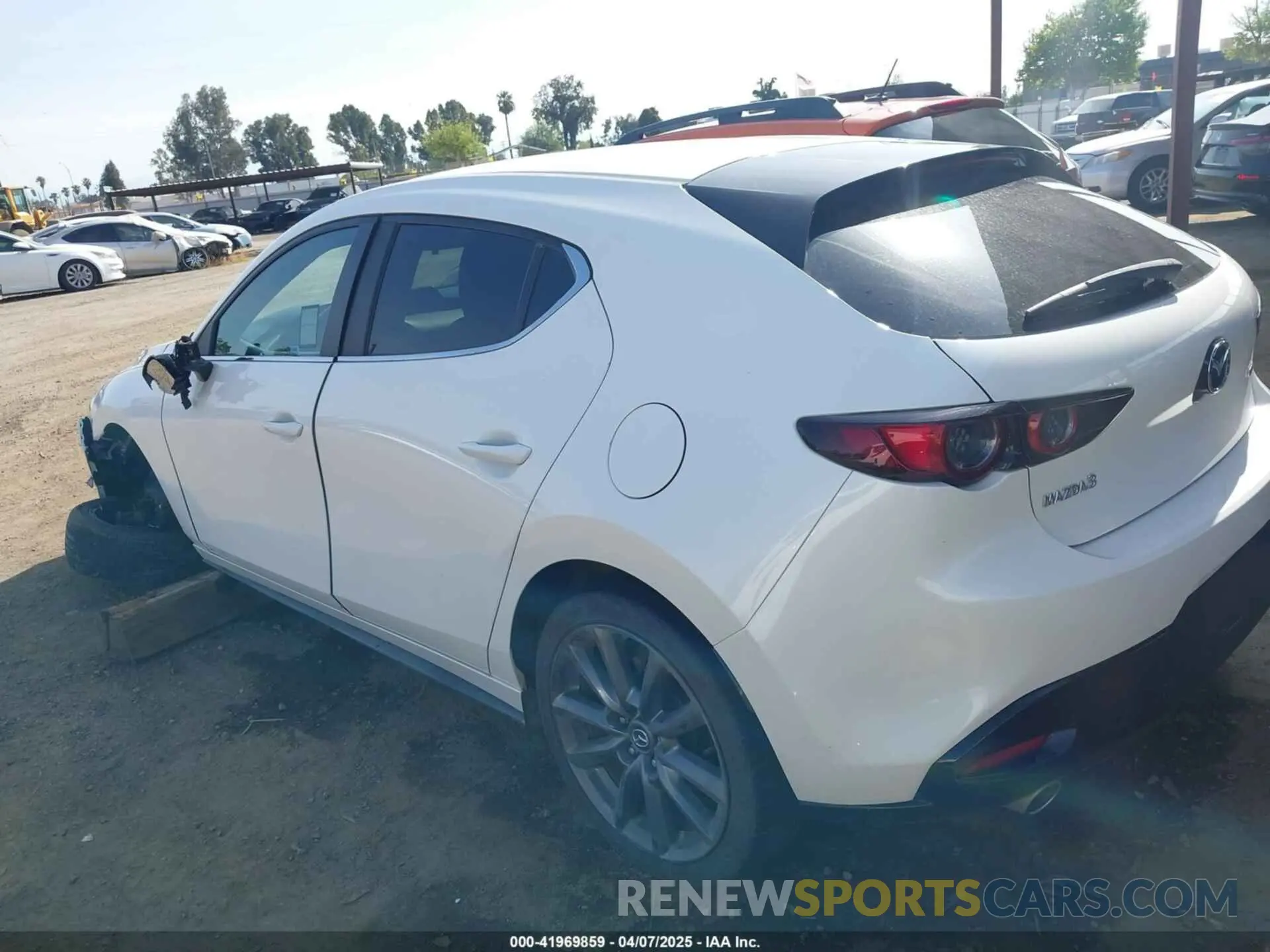 14 fotografías del automóvil dañado JM1BPALM1L1173422 MAZDA MAZDA3 2020