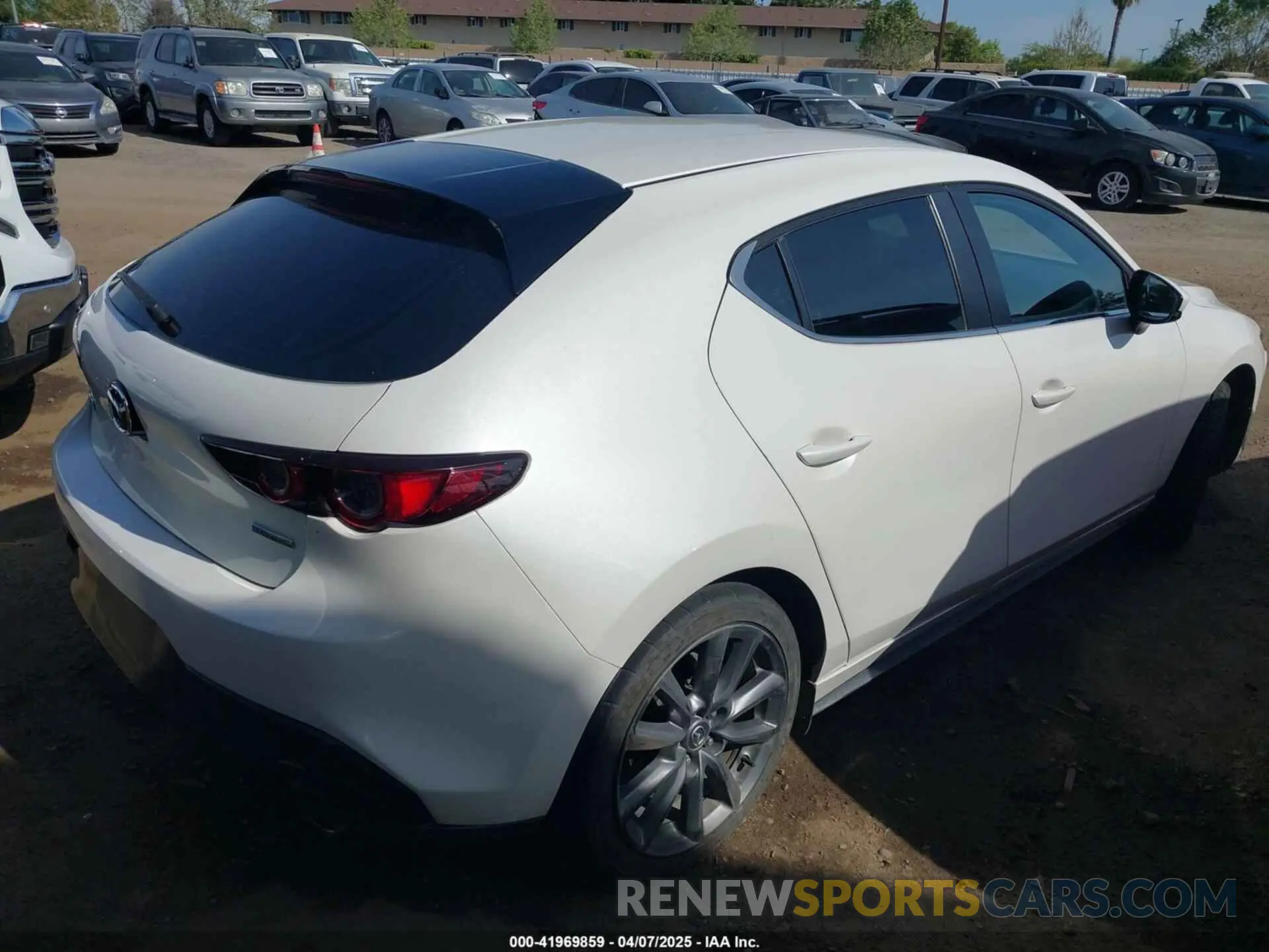 4 fotografías del automóvil dañado JM1BPALM1L1173422 MAZDA MAZDA3 2020