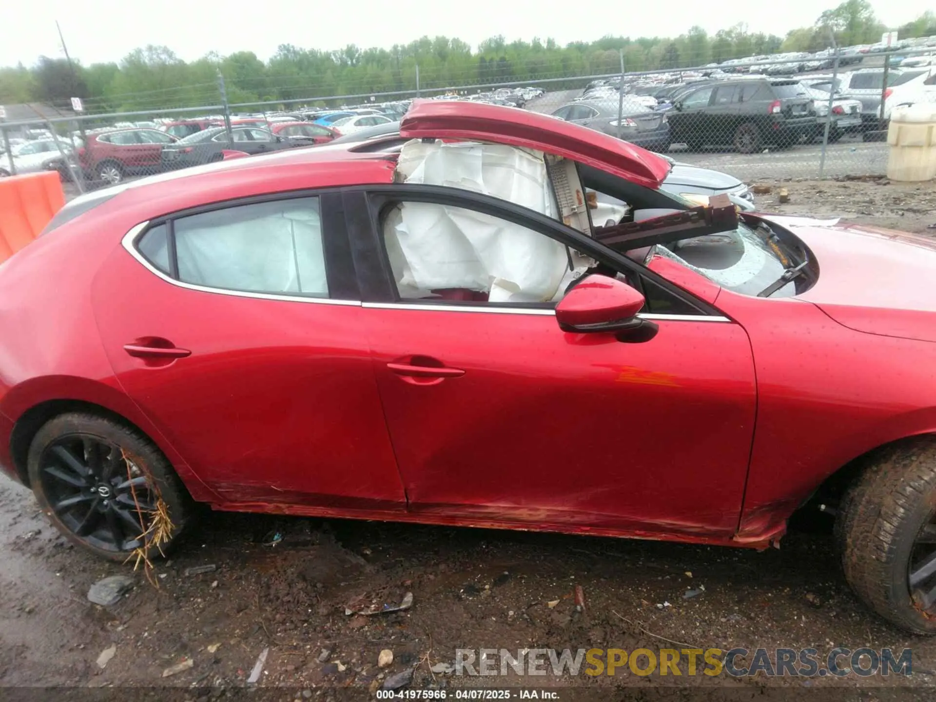 12 fotografías del automóvil dañado JM1BPANM8L1169929 MAZDA MAZDA3 2020