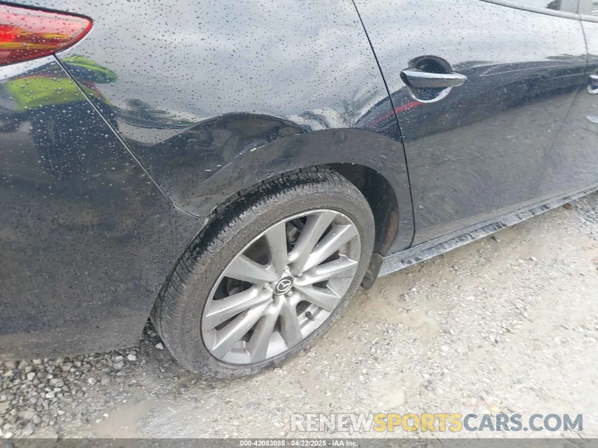 17 fotografías del automóvil dañado JM1BPBDM3L1162197 MAZDA MAZDA3 2020