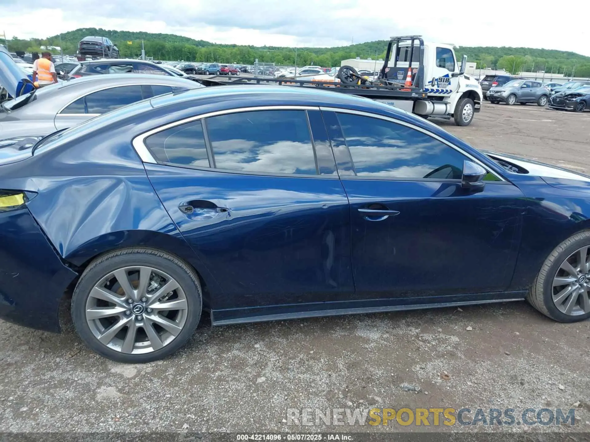 14 fotografías del automóvil dañado JM1BPBEM2L1163307 MAZDA MAZDA3 2020