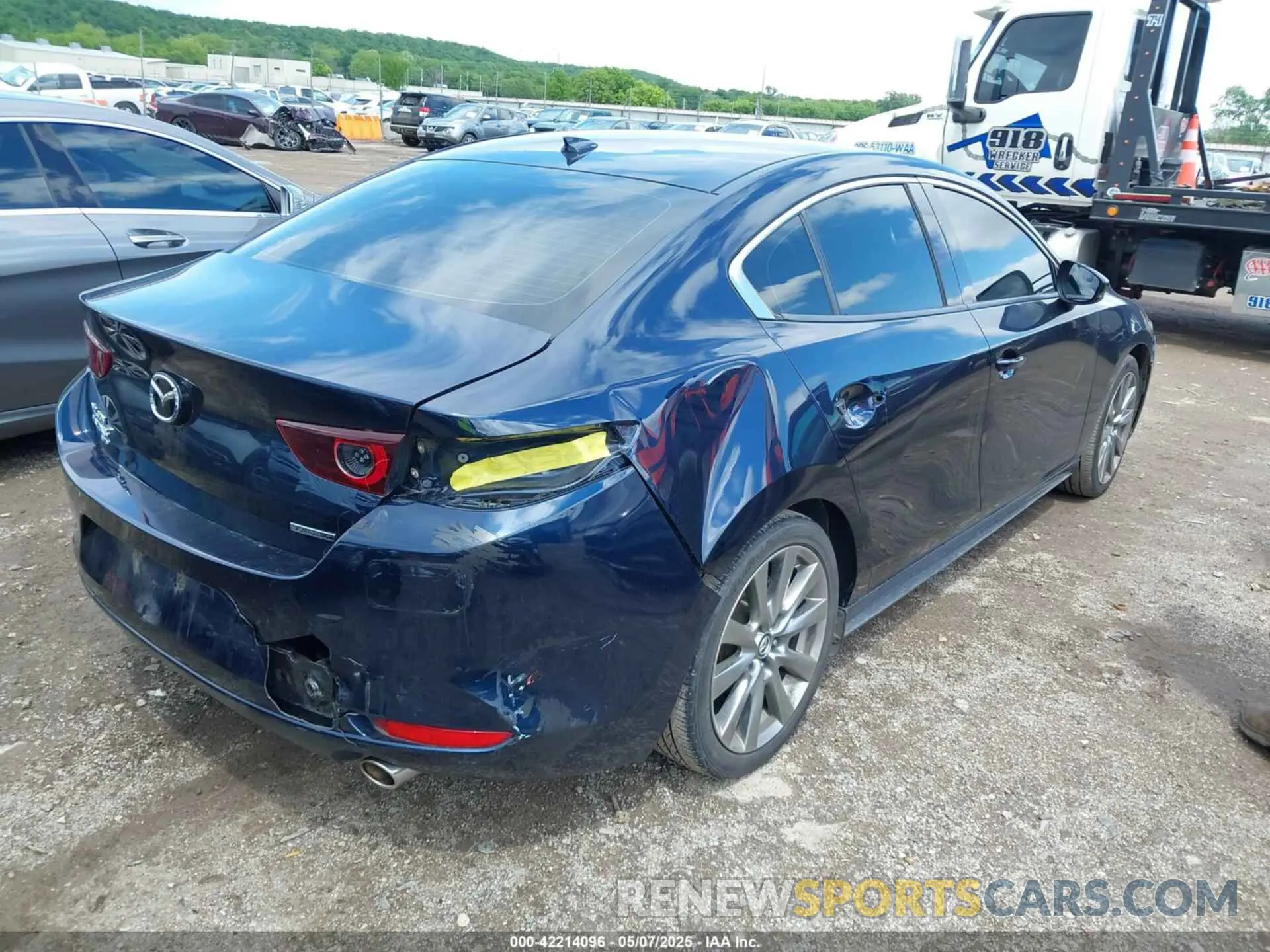 18 fotografías del automóvil dañado JM1BPBEM2L1163307 MAZDA MAZDA3 2020