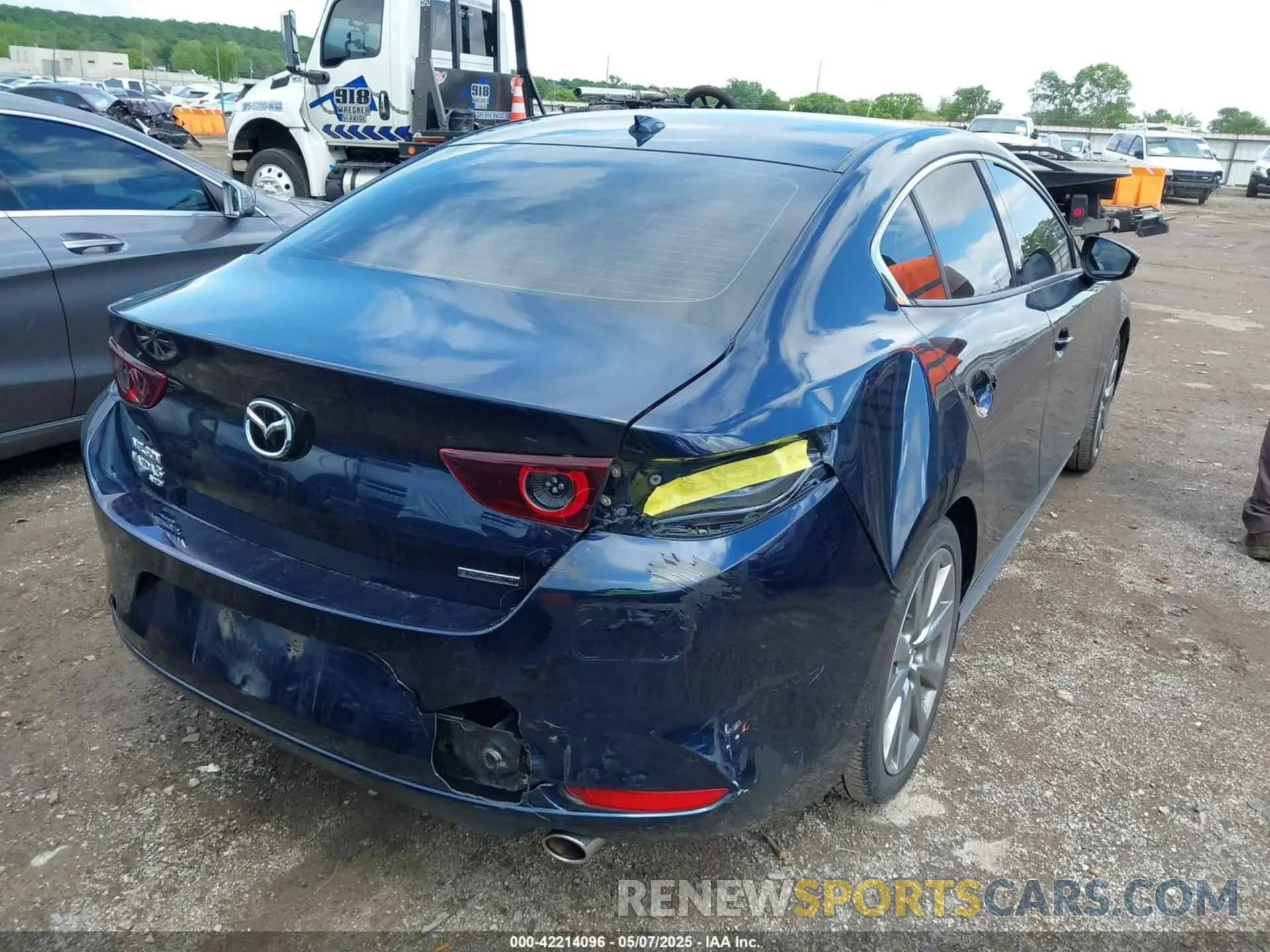 19 fotografías del automóvil dañado JM1BPBEM2L1163307 MAZDA MAZDA3 2020