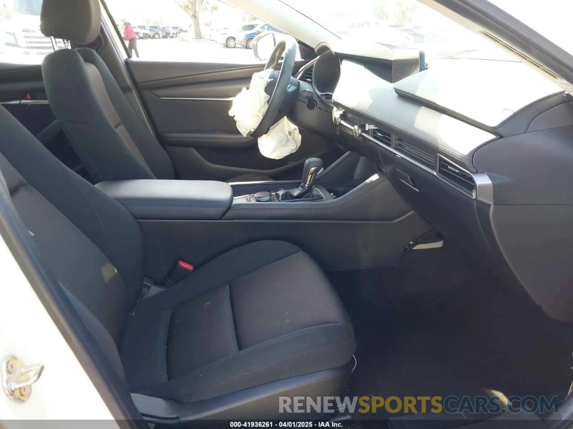 5 fotografías del automóvil dañado 3MZBPAAL8MM254784 MAZDA MAZDA3 2021