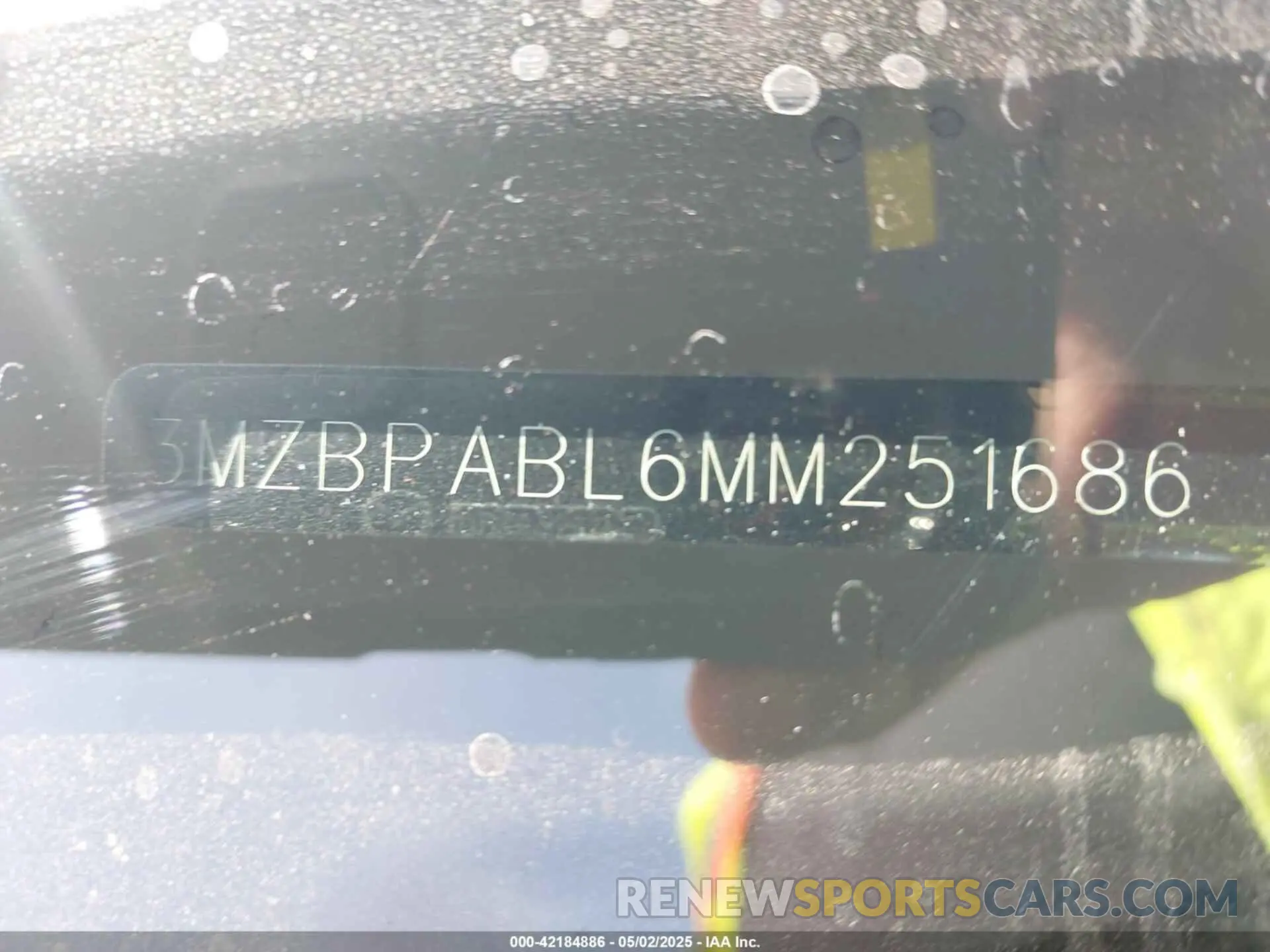 8 fotografías del automóvil dañado 3MZBPABL6MM251686 MAZDA MAZDA3 2021