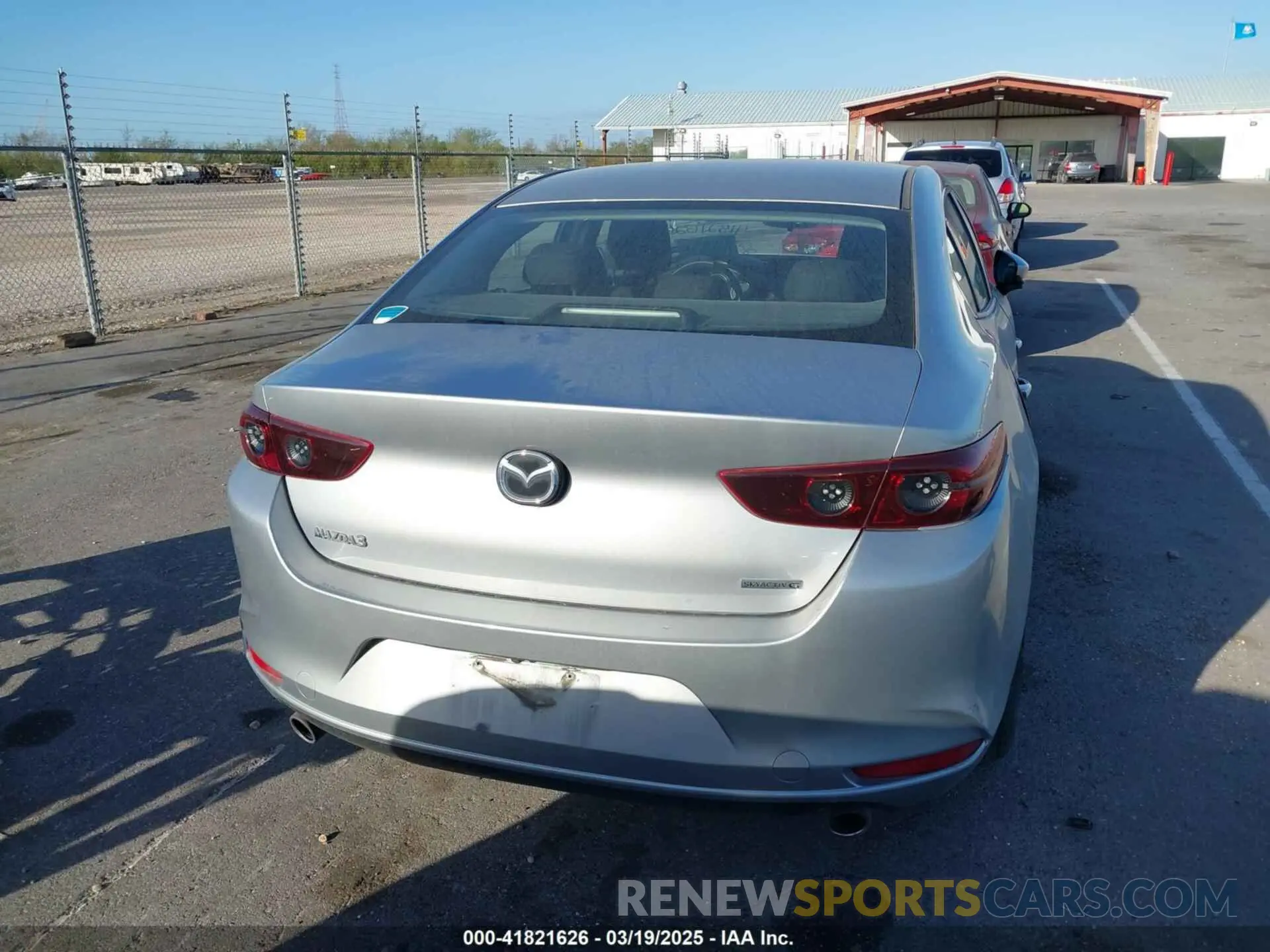 17 fotografías del automóvil dañado JM1BPAA71M1335435 MAZDA MAZDA3 2021