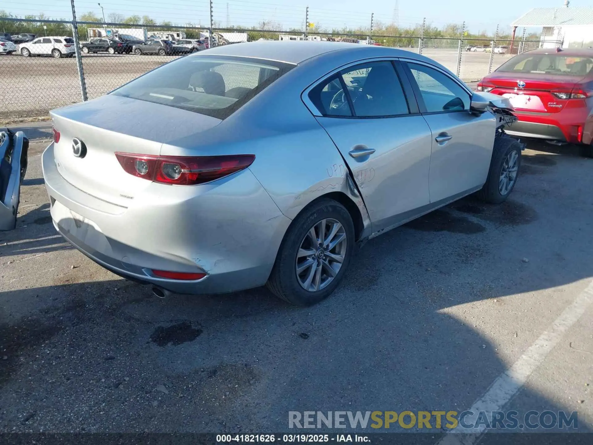 4 fotografías del automóvil dañado JM1BPAA71M1335435 MAZDA MAZDA3 2021