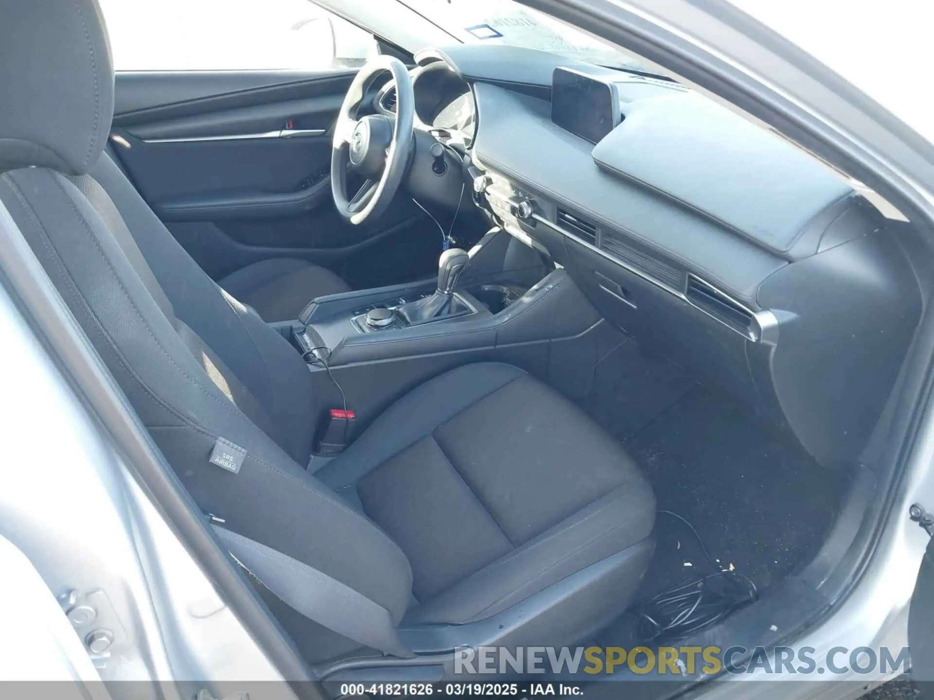5 fotografías del automóvil dañado JM1BPAA71M1335435 MAZDA MAZDA3 2021