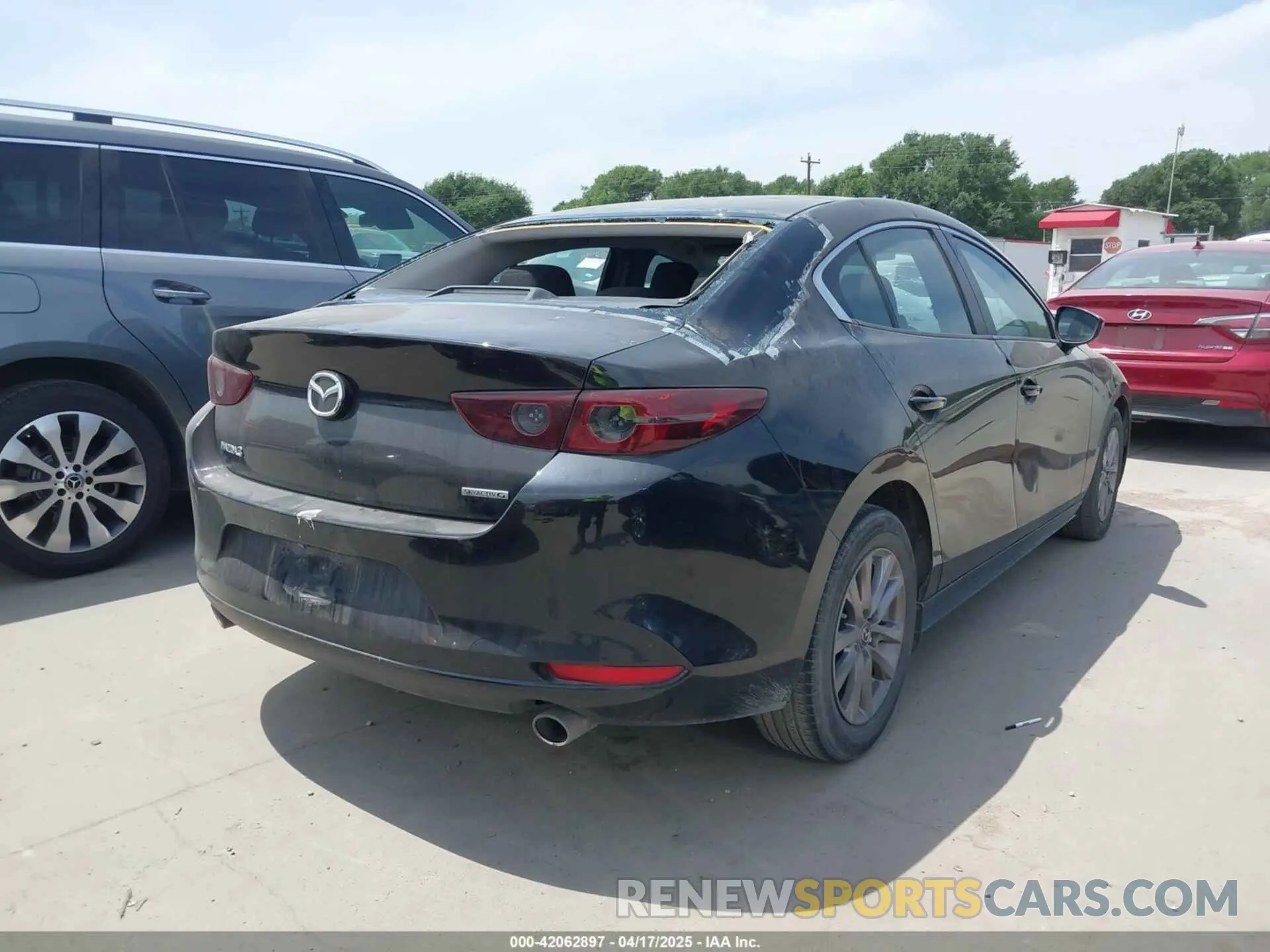 4 fotografías del automóvil dañado JM1BPAAL6M1318840 MAZDA MAZDA3 2021