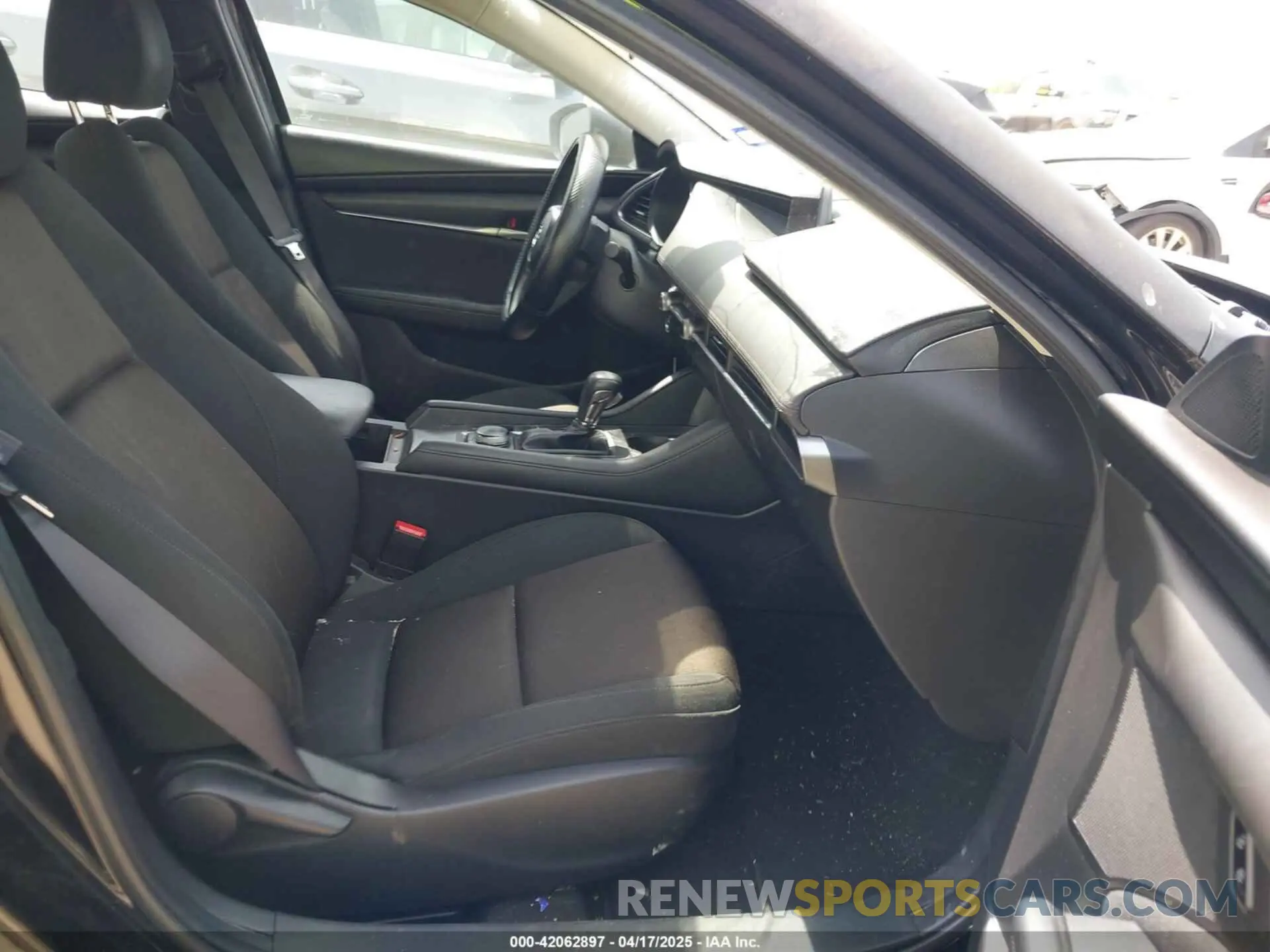 5 fotografías del automóvil dañado JM1BPAAL6M1318840 MAZDA MAZDA3 2021