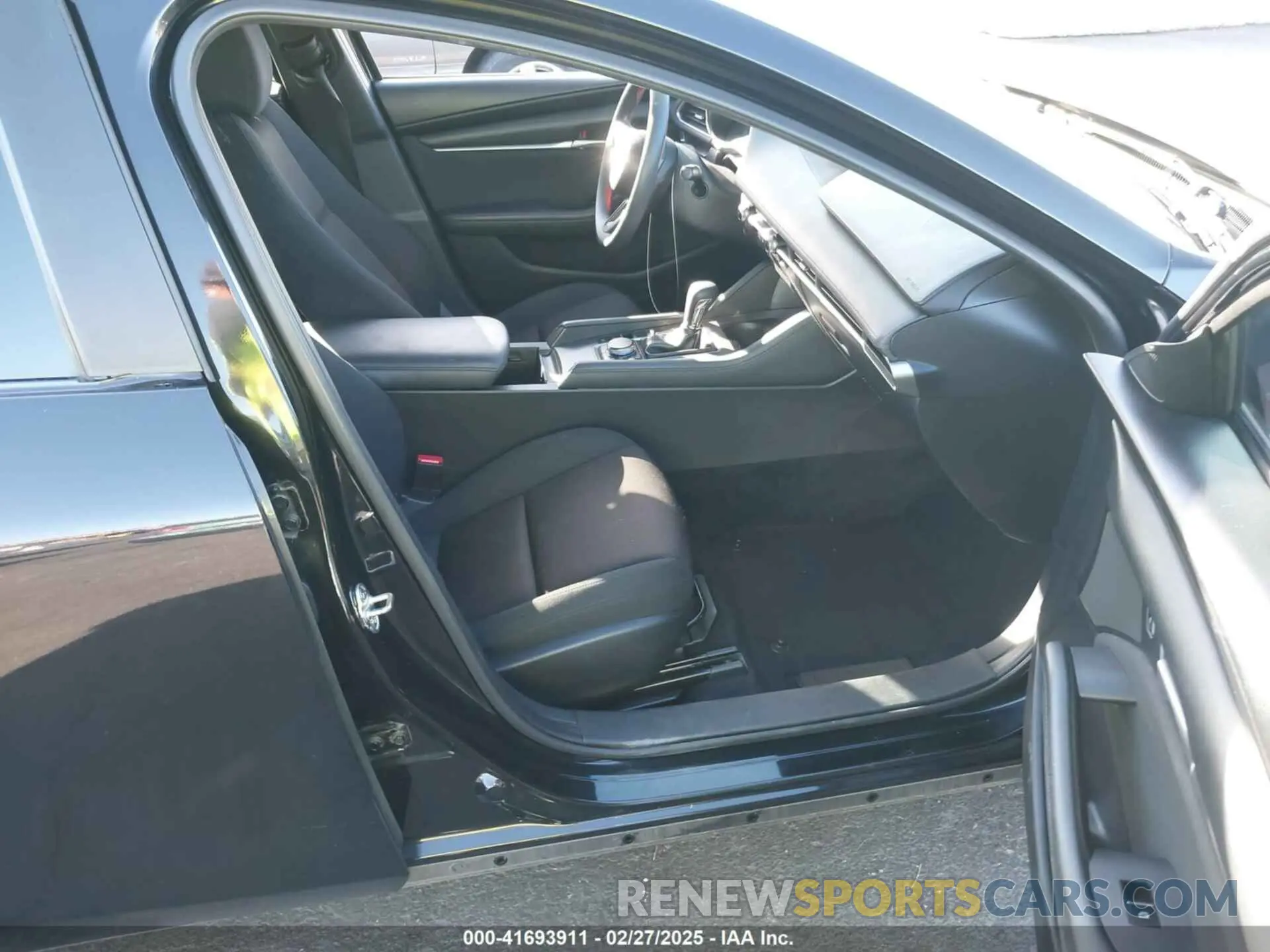 5 fotografías del automóvil dañado JM1BPAAL8M1321402 MAZDA MAZDA3 2021