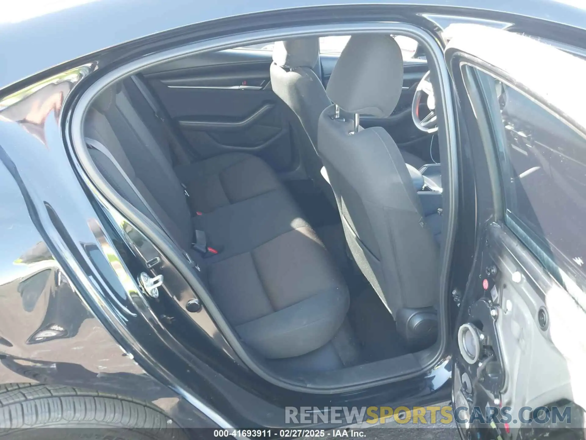 8 fotografías del automóvil dañado JM1BPAAL8M1321402 MAZDA MAZDA3 2021