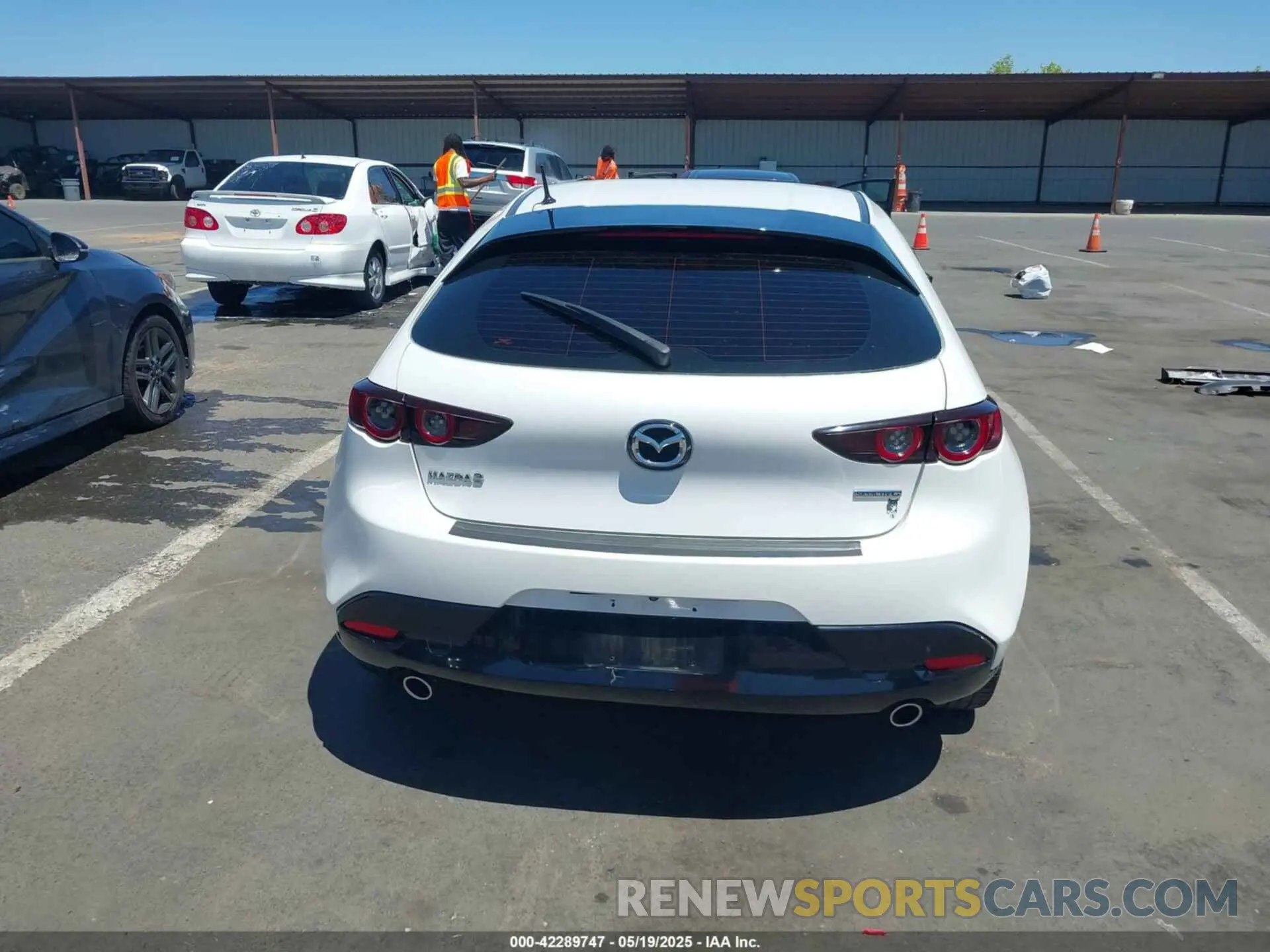 17 fotografías del automóvil dañado JM1BPAKLXM1321304 MAZDA MAZDA3 2021