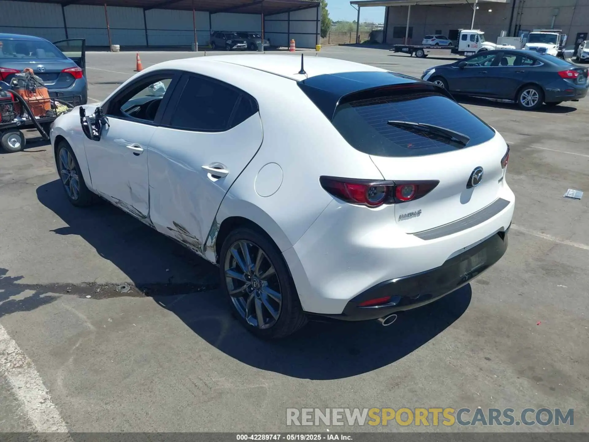 3 fotografías del automóvil dañado JM1BPAKLXM1321304 MAZDA MAZDA3 2021