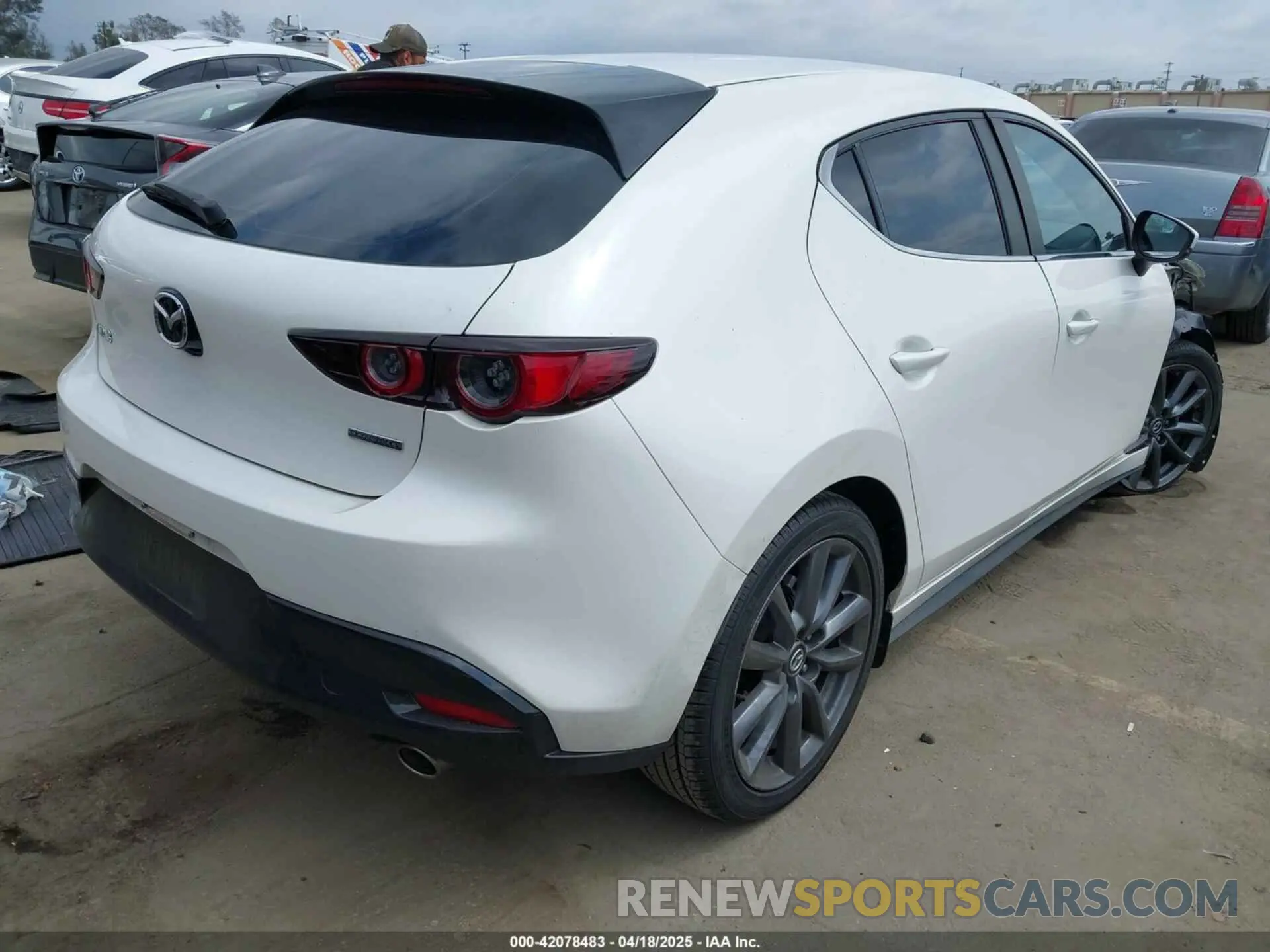 4 fotografías del automóvil dañado JM1BPALL3M1309705 MAZDA MAZDA3 2021