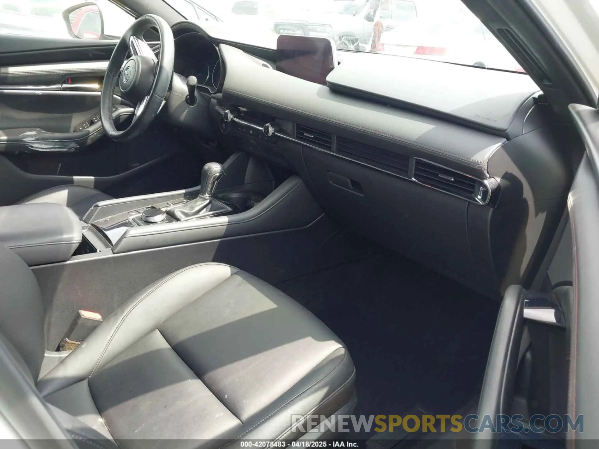 5 fotografías del automóvil dañado JM1BPALL3M1309705 MAZDA MAZDA3 2021