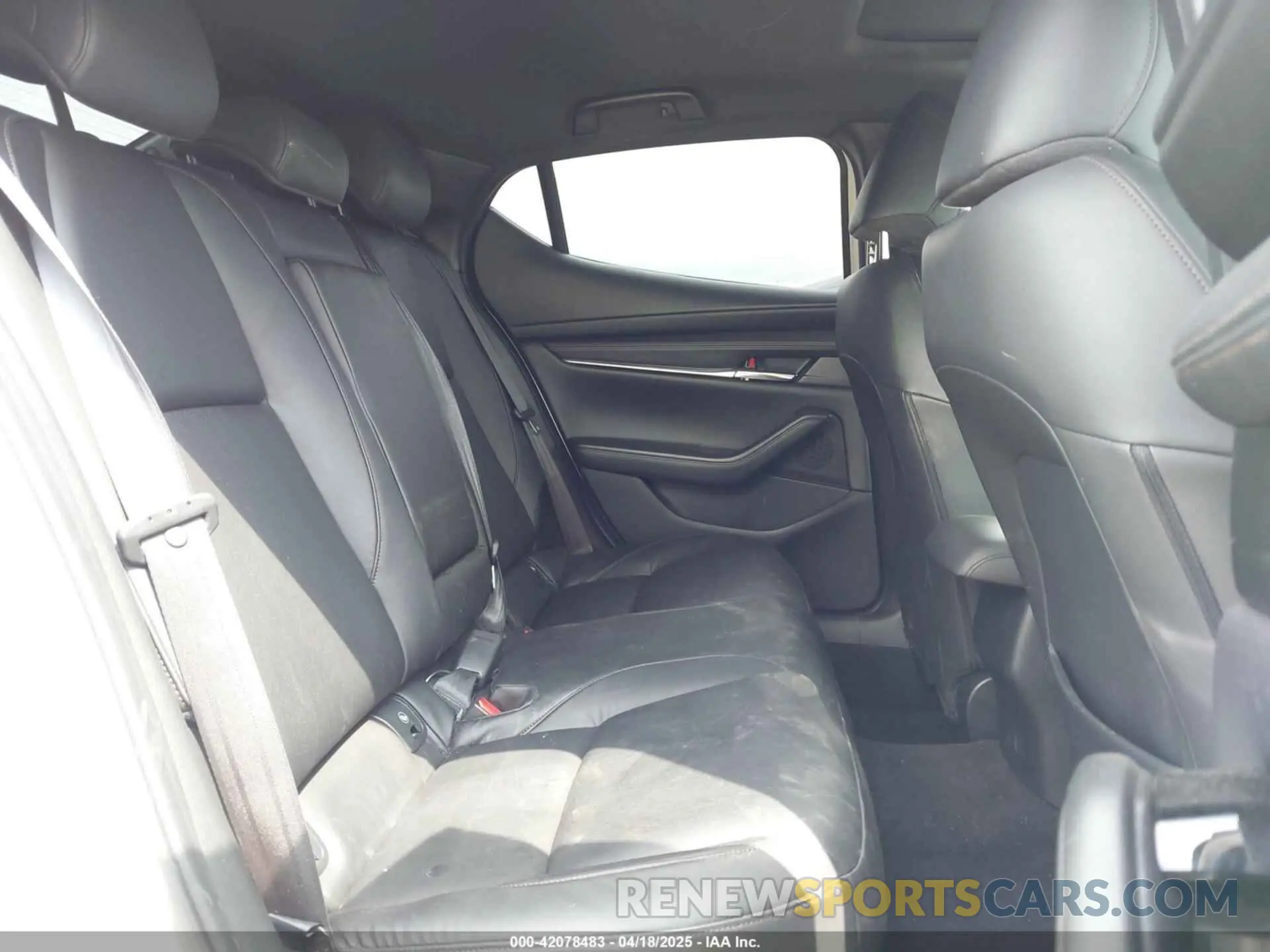 8 fotografías del automóvil dañado JM1BPALL3M1309705 MAZDA MAZDA3 2021