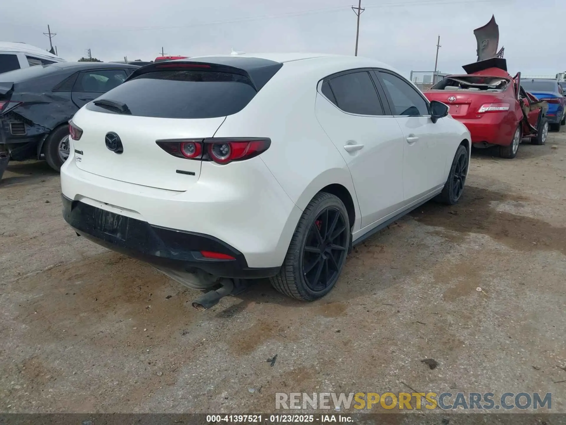 4 fotografías del automóvil dañado JM1BPAML0M1302385 MAZDA MAZDA3 2021