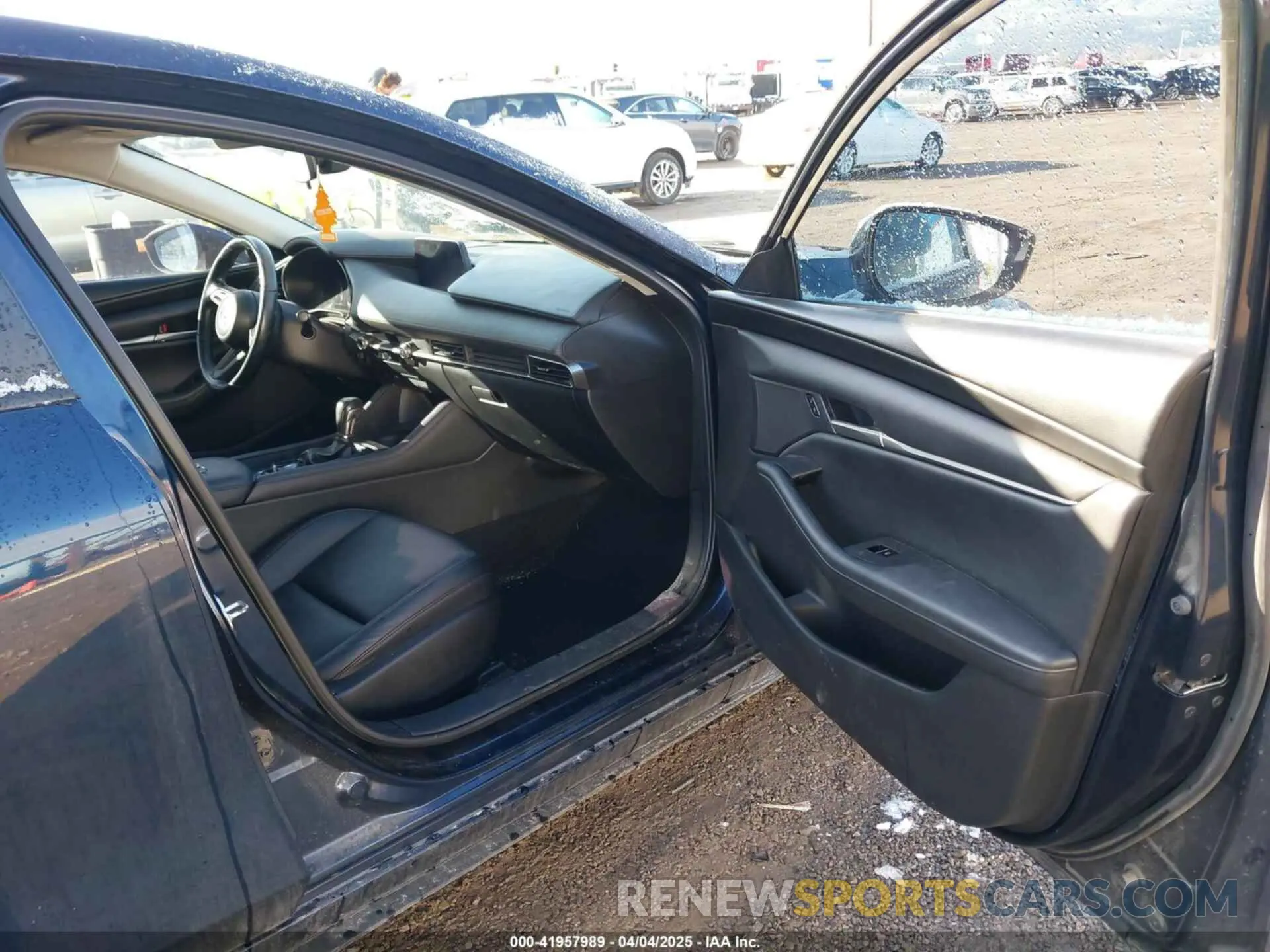 5 fotografías del automóvil dañado JM1BPBBL5M1346858 MAZDA MAZDA3 2021