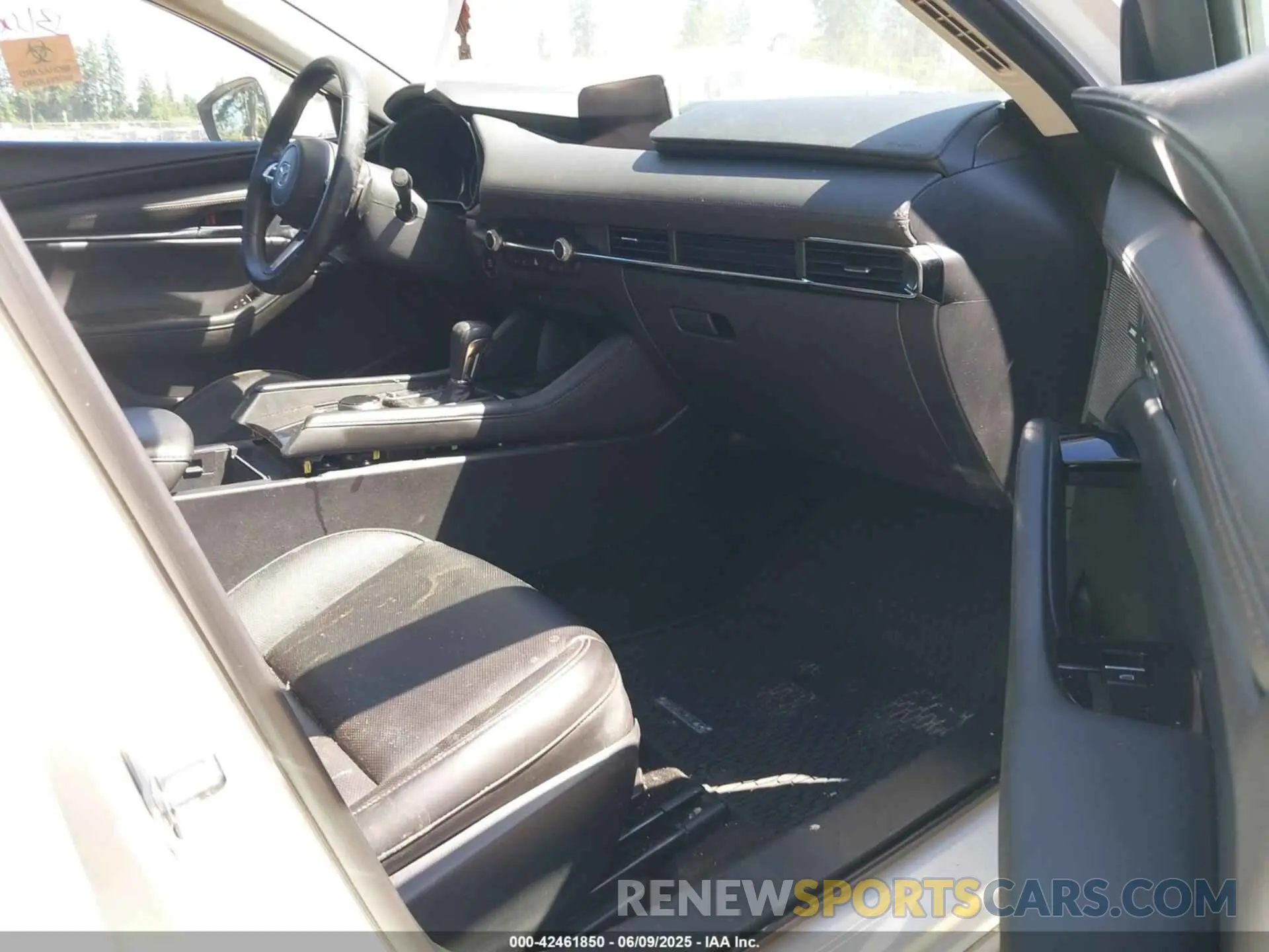 5 fotografías del automóvil dañado JM1BPBDL6M1340029 MAZDA MAZDA3 2021