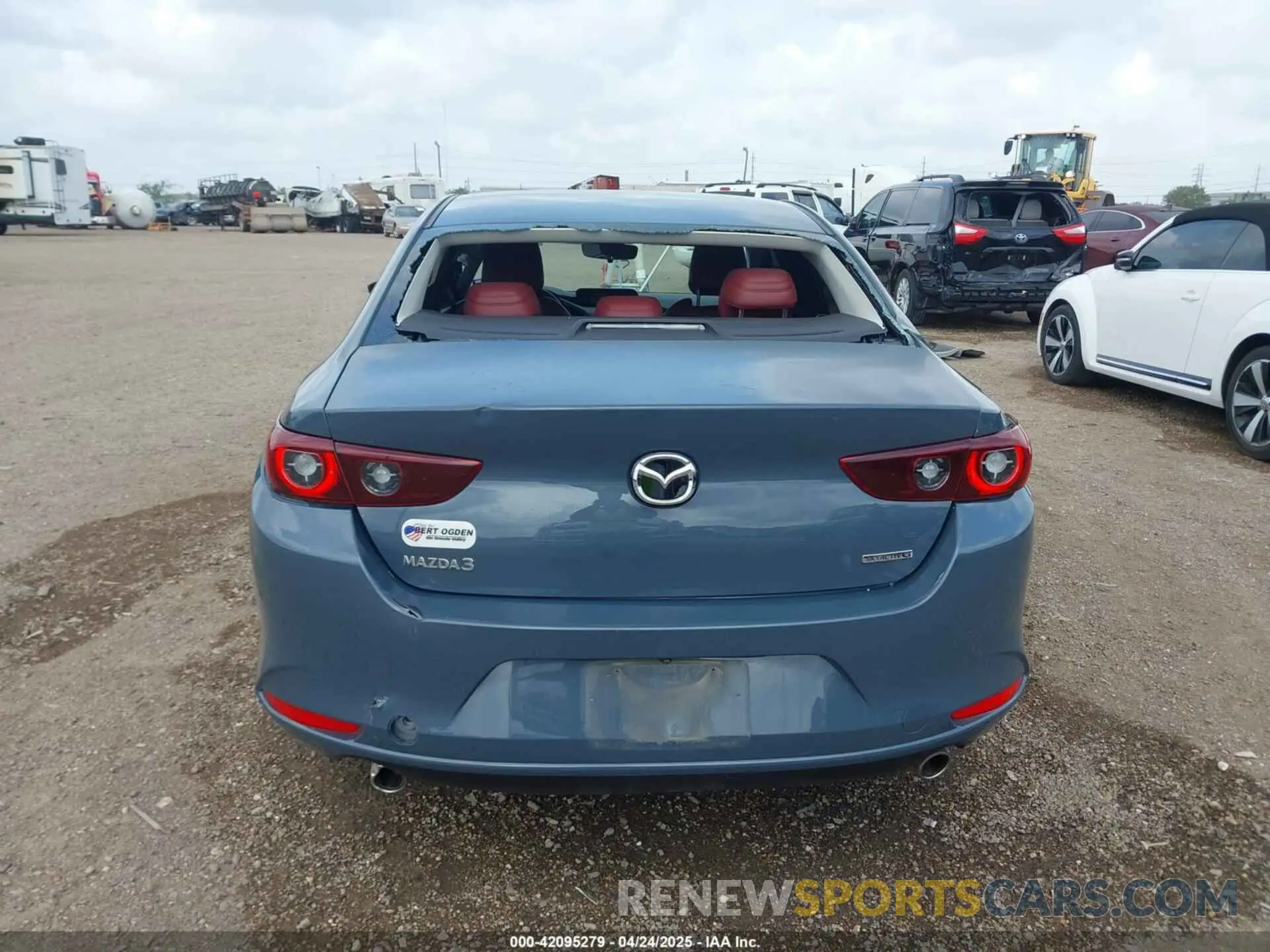 16 fotografías del automóvil dañado 3MZBPACL7NM313242 MAZDA MAZDA3 2022