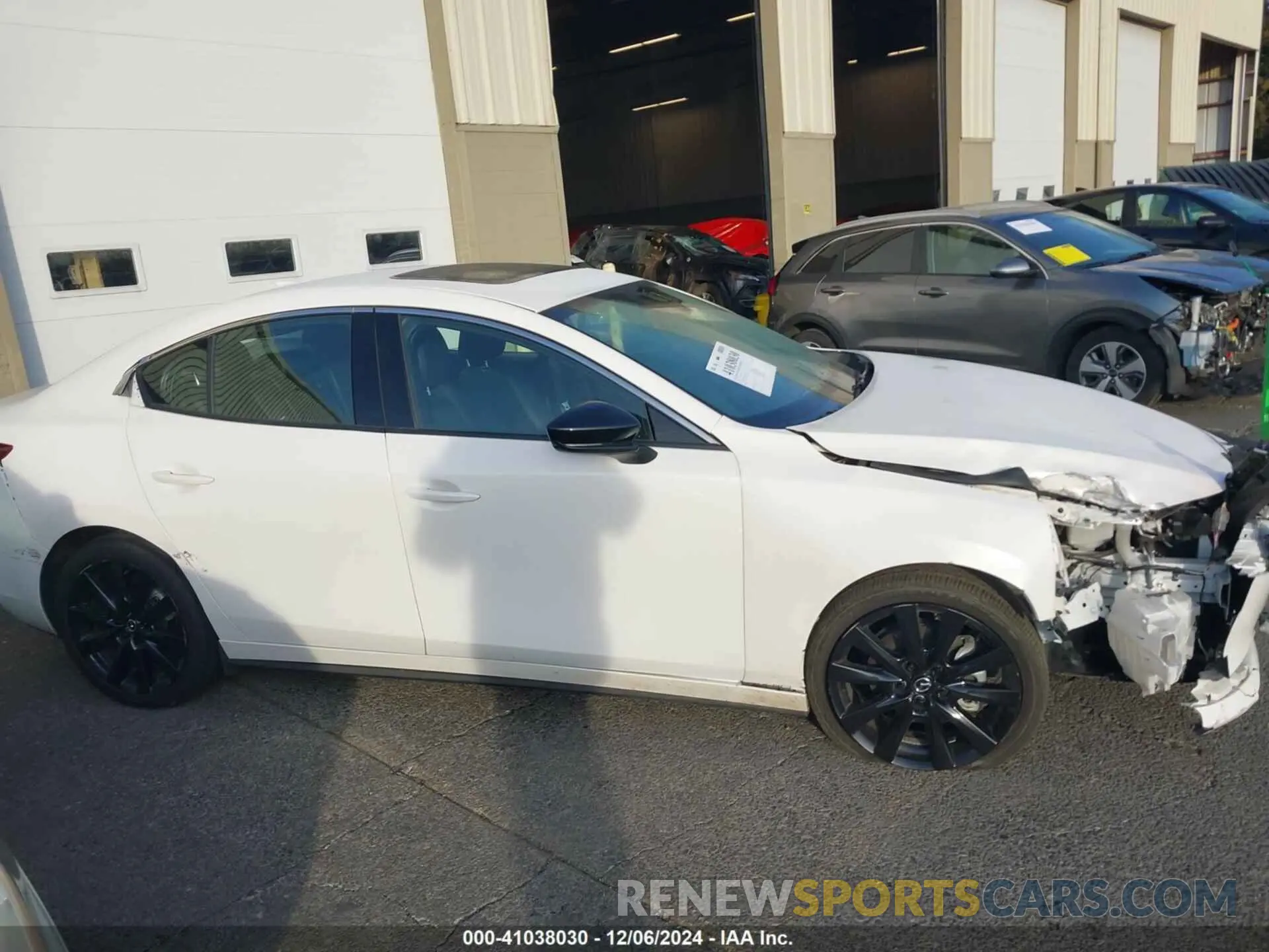 13 fotografías del automóvil dañado 3MZBPBAY2NM311824 MAZDA MAZDA3 2022