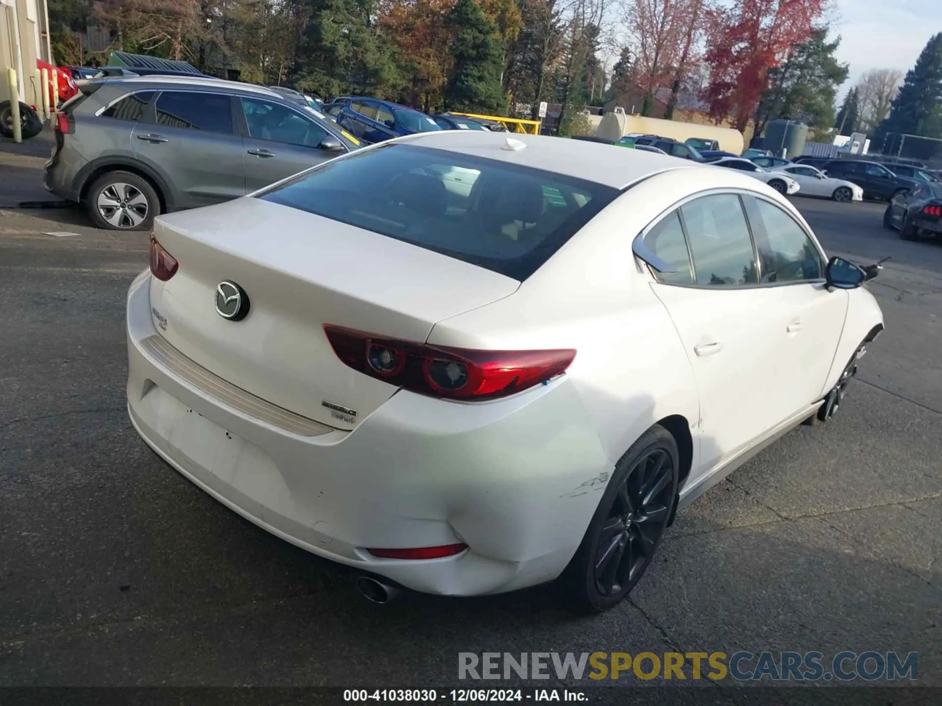 4 fotografías del automóvil dañado 3MZBPBAY2NM311824 MAZDA MAZDA3 2022