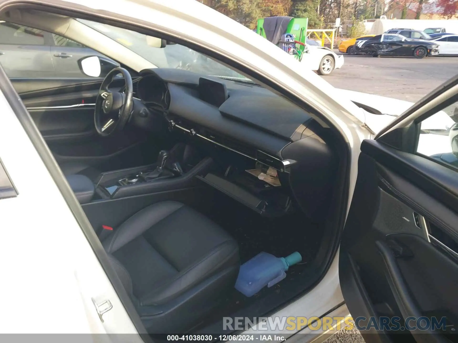 5 fotografías del automóvil dañado 3MZBPBAY2NM311824 MAZDA MAZDA3 2022