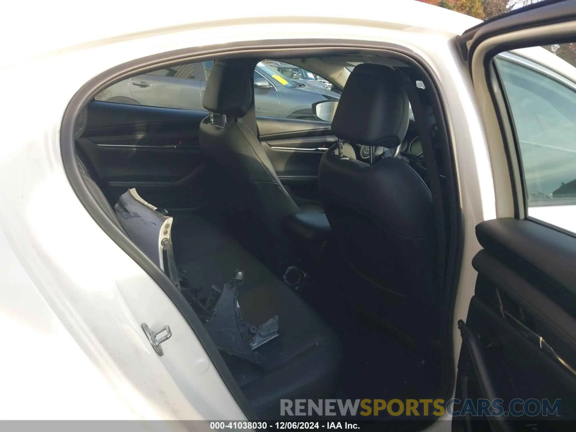 8 fotografías del automóvil dañado 3MZBPBAY2NM311824 MAZDA MAZDA3 2022