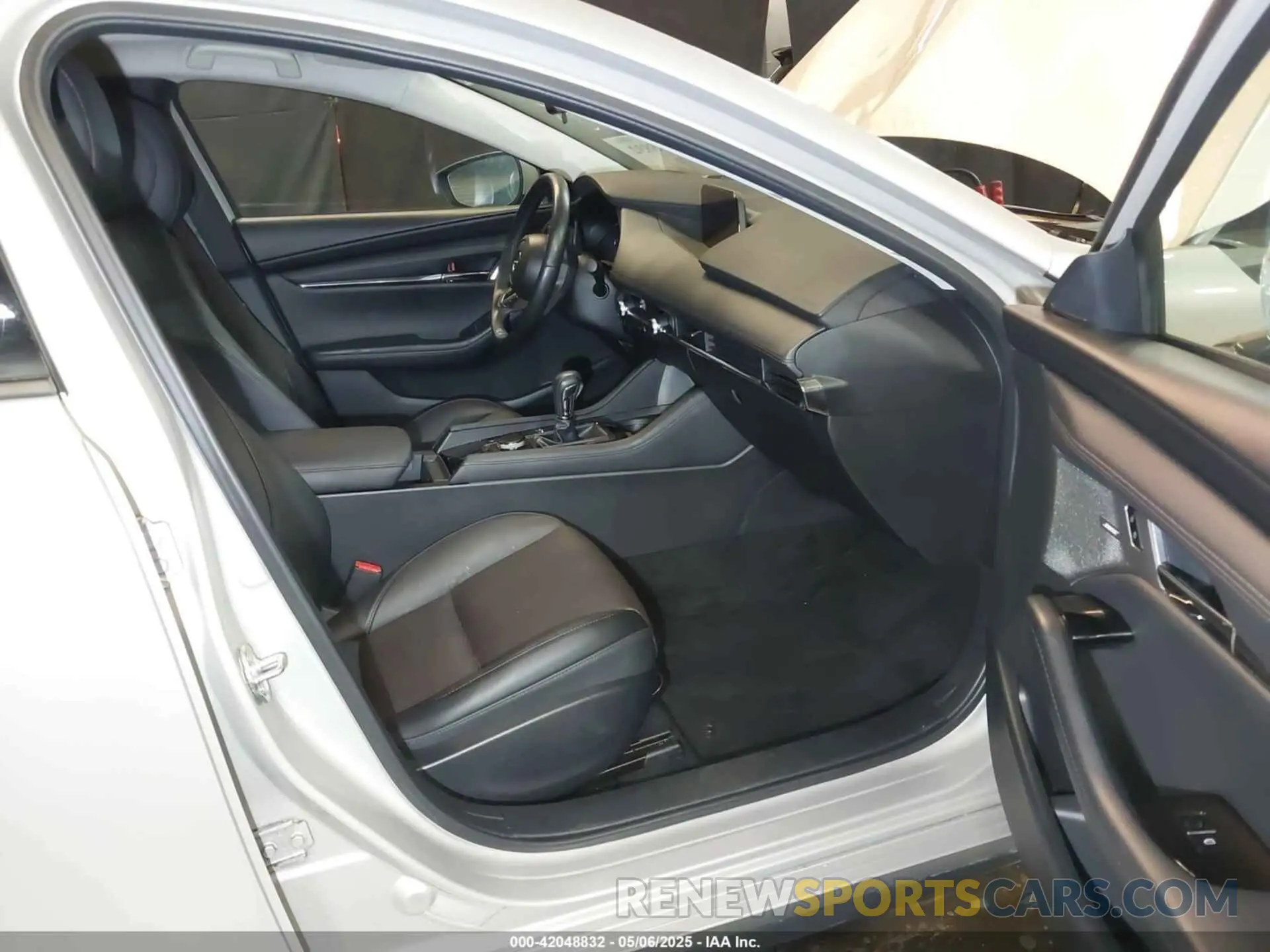 5 fotografías del automóvil dañado 3MZBPBDLXNM311974 MAZDA MAZDA3 2022