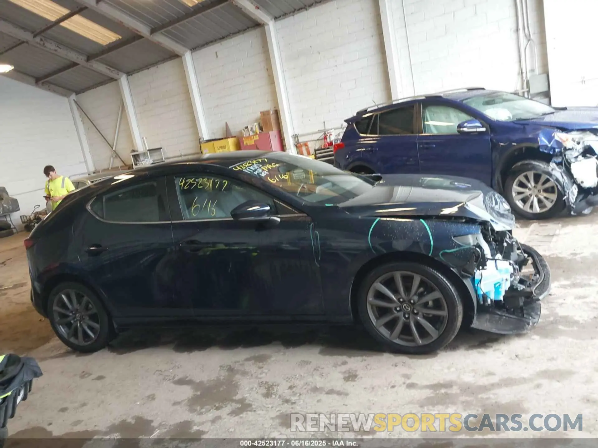 13 fotografías del automóvil dañado JM1BPAKL8N1514522 MAZDA MAZDA3 2022