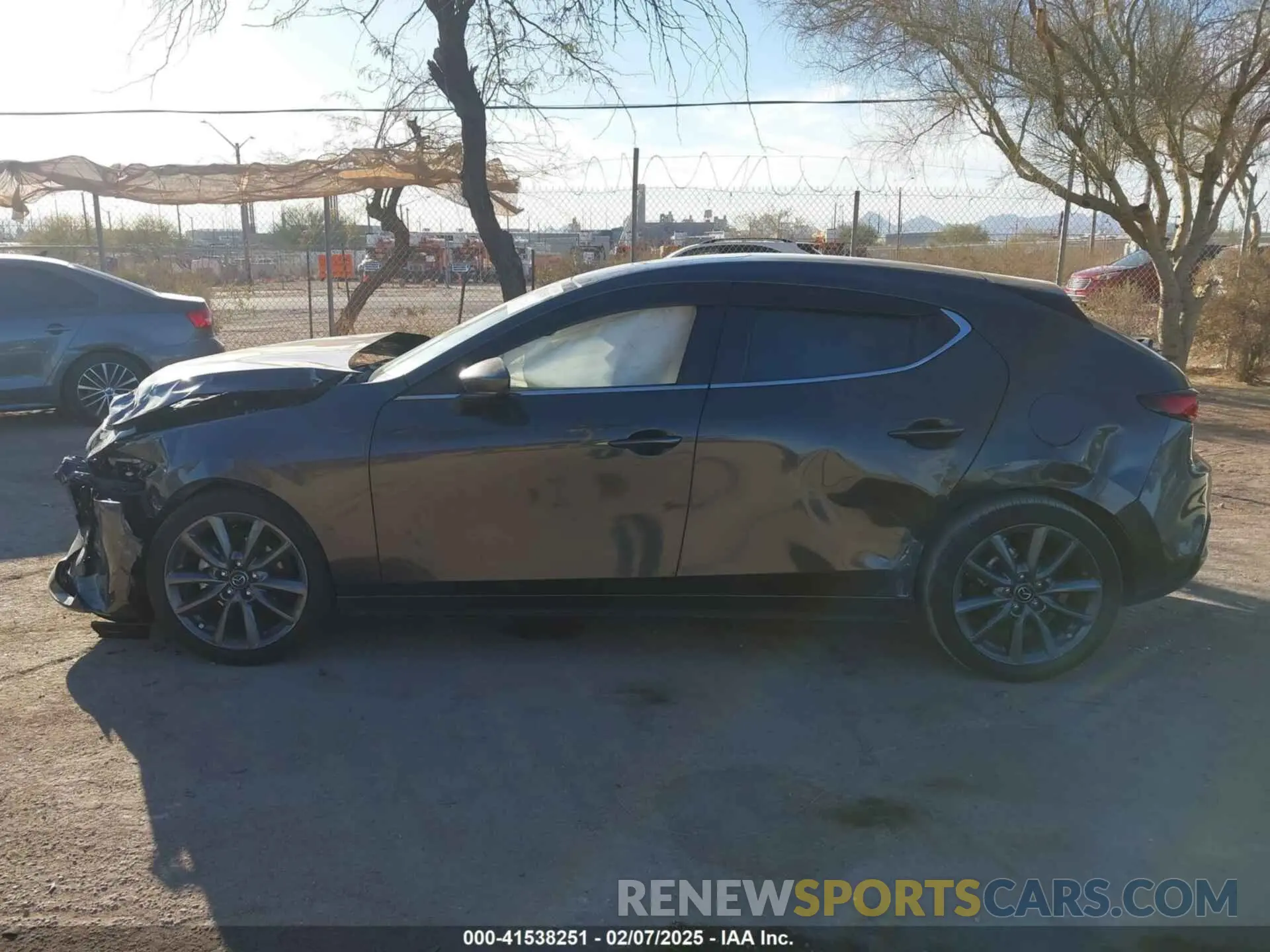 14 fotografías del automóvil dañado JM1BPALL1N1505479 MAZDA MAZDA3 2022