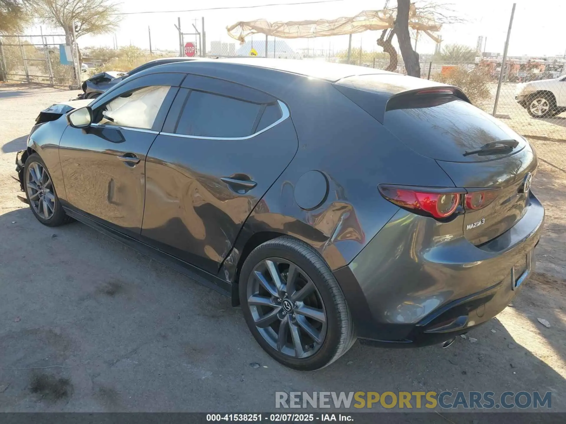 3 fotografías del automóvil dañado JM1BPALL1N1505479 MAZDA MAZDA3 2022