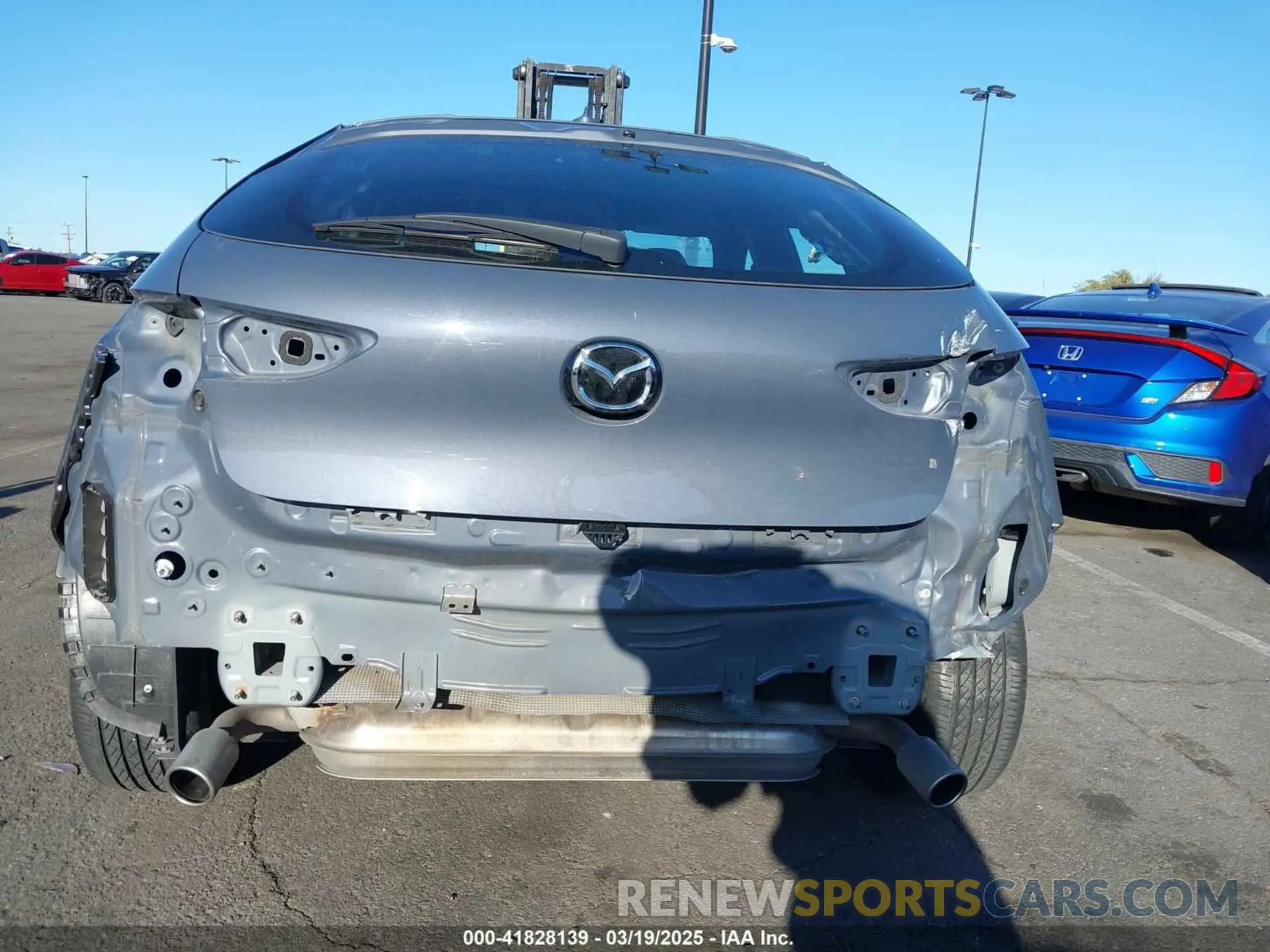 17 fotografías del automóvil dañado JM1BPAML4N1521836 MAZDA MAZDA3 2022