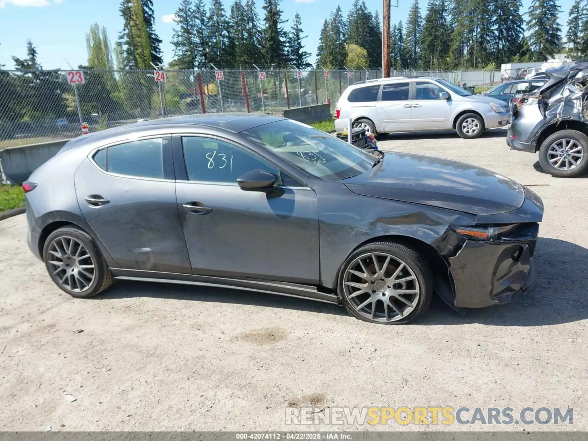 13 fotografías del automóvil dañado JM1BPAML9N1518186 MAZDA MAZDA3 2022