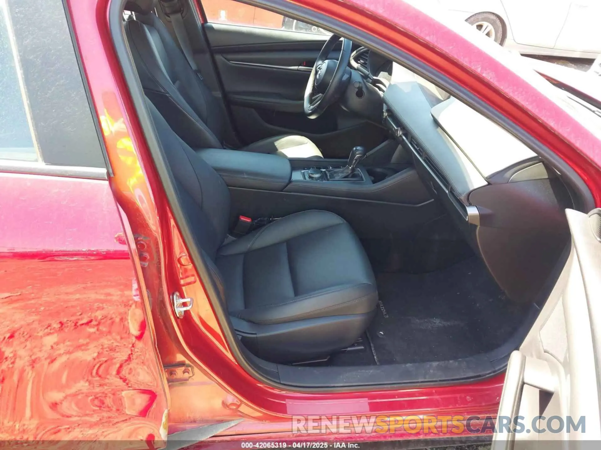 5 fotografías del automóvil dañado 3MZBPABM0PM358200 MAZDA MAZDA3 2023