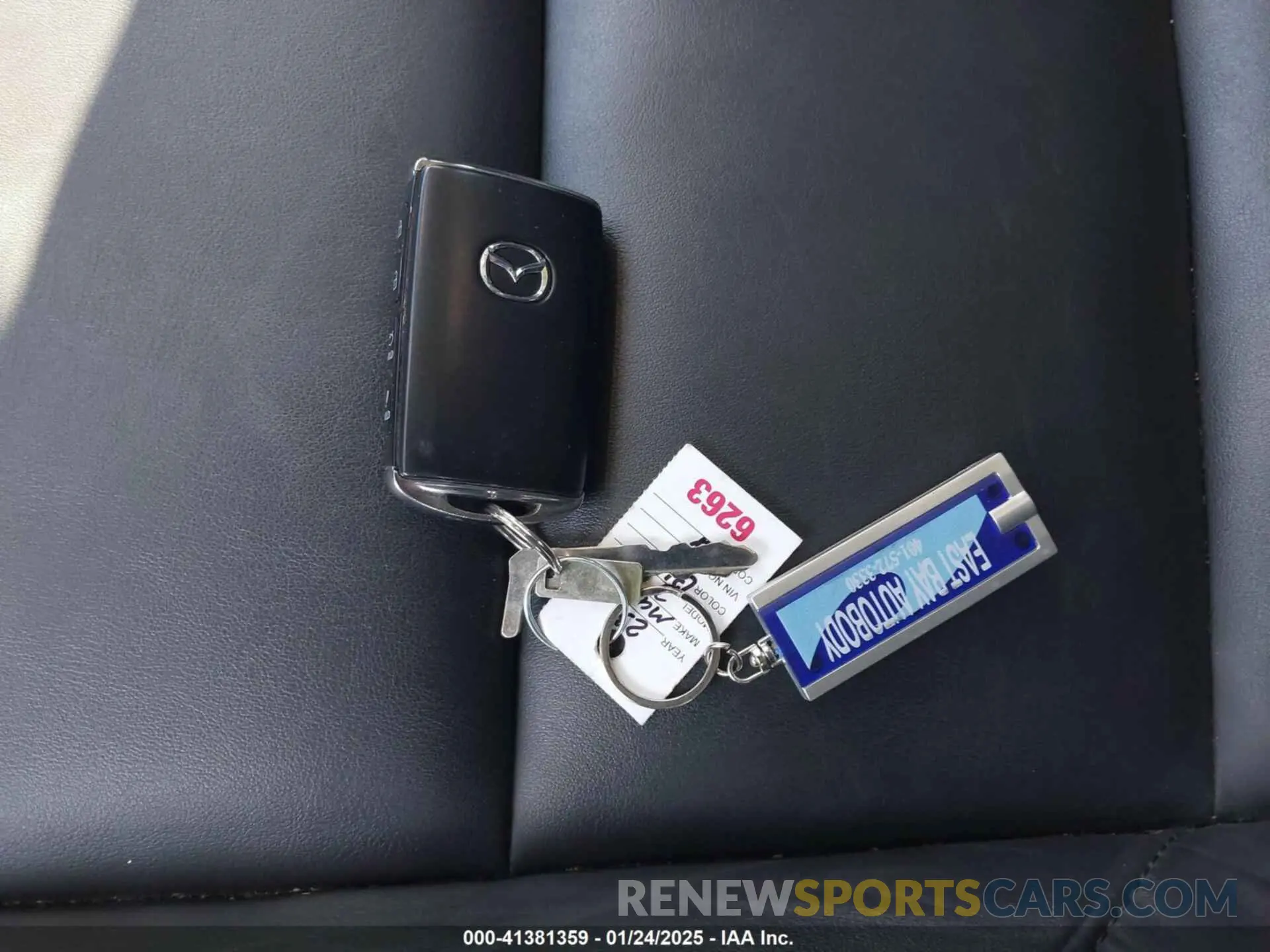 11 fotografías del automóvil dañado 3MZBPABM3PM377887 MAZDA MAZDA3 2023