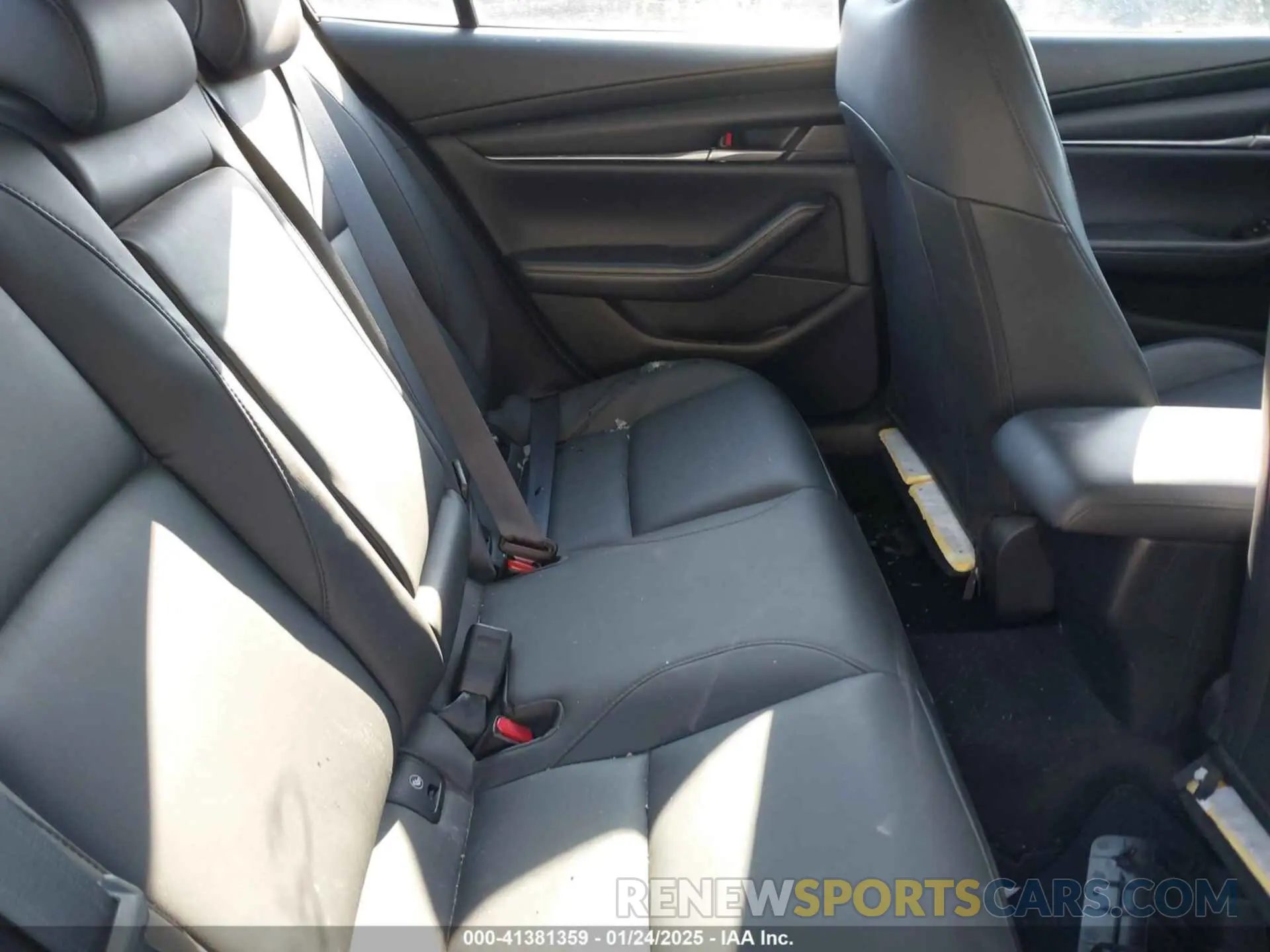 8 fotografías del automóvil dañado 3MZBPABM3PM377887 MAZDA MAZDA3 2023