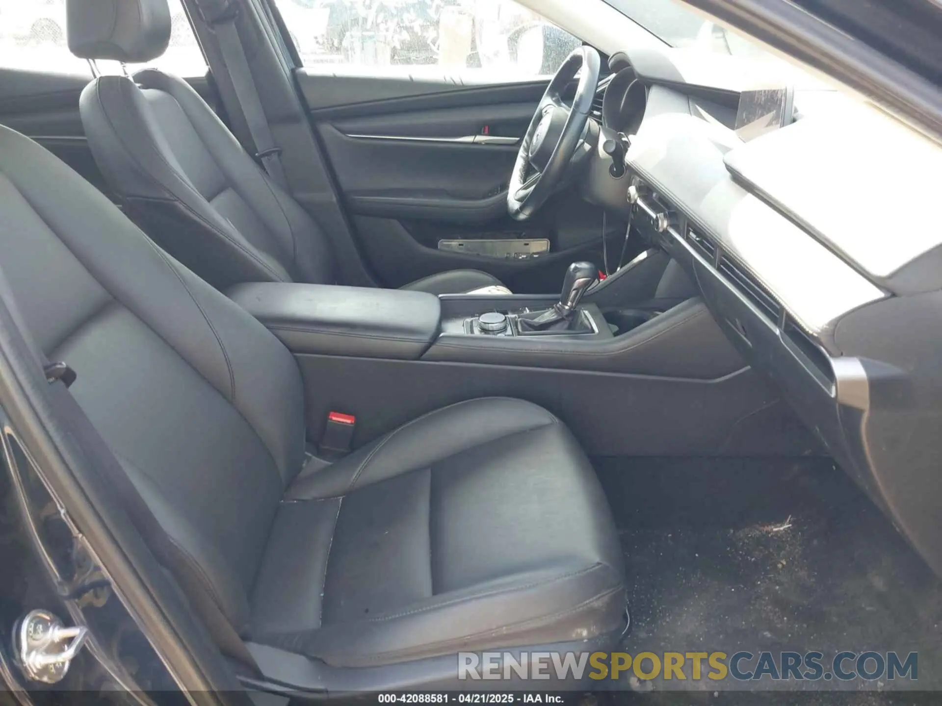 5 fotografías del automóvil dañado 3MZBPABM5PM358385 MAZDA MAZDA3 2023