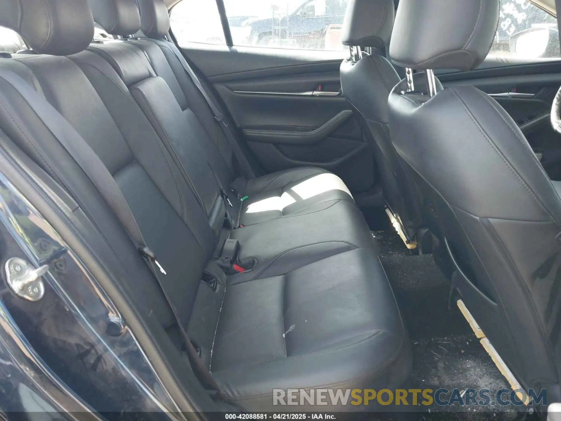 8 fotografías del automóvil dañado 3MZBPABM5PM358385 MAZDA MAZDA3 2023