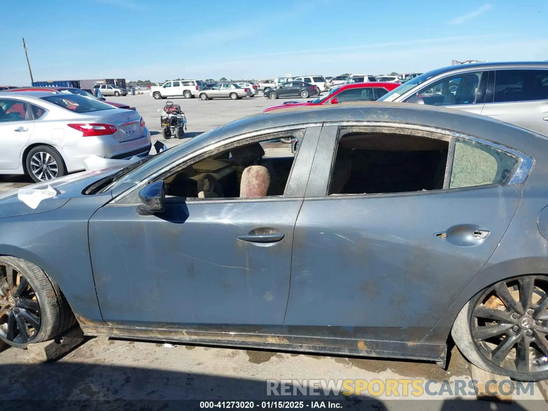 13 fotografías del automóvil dañado 3MZBPACM9PM379075 MAZDA MAZDA3 2023
