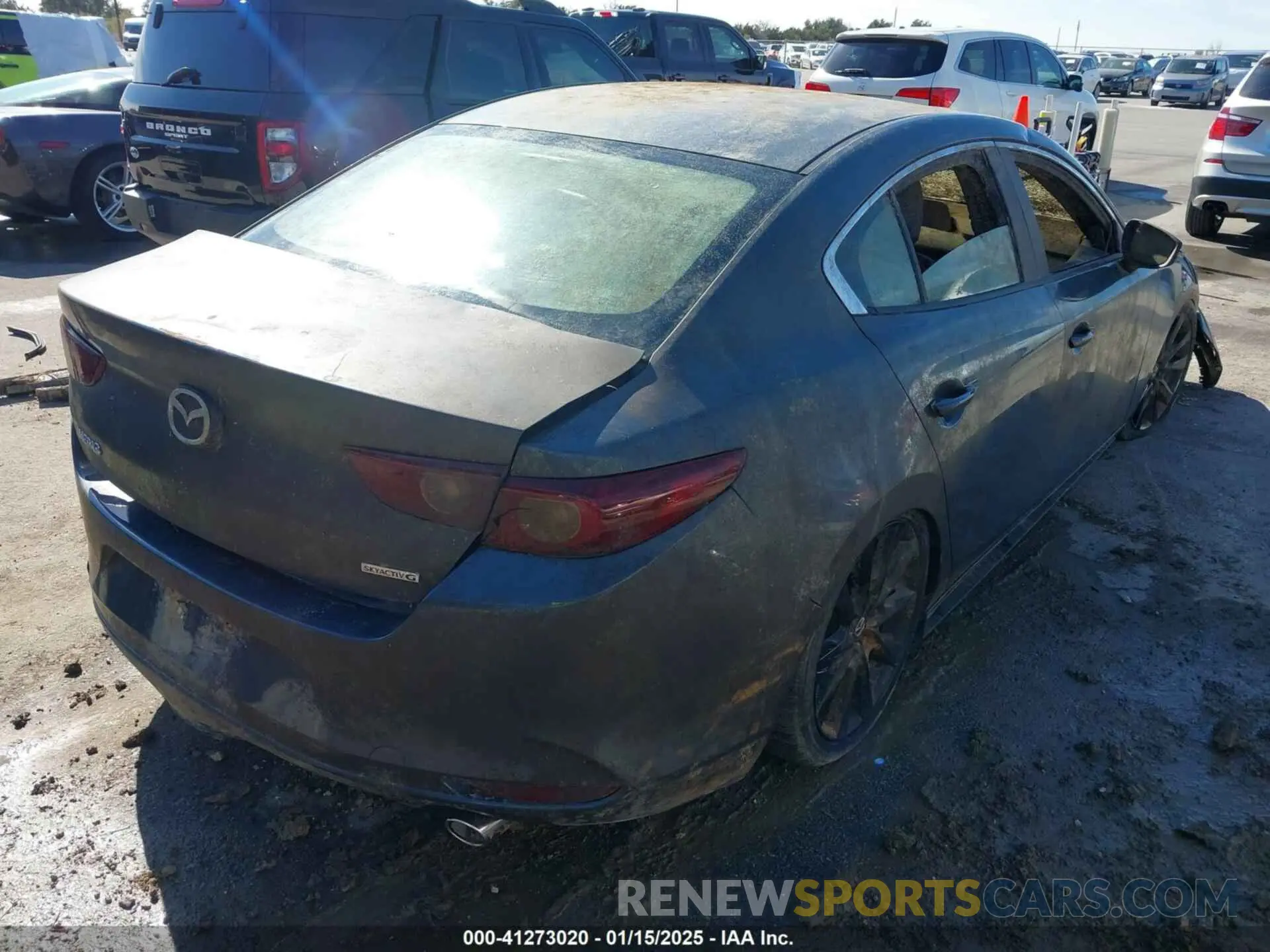 4 fotografías del automóvil dañado 3MZBPACM9PM379075 MAZDA MAZDA3 2023