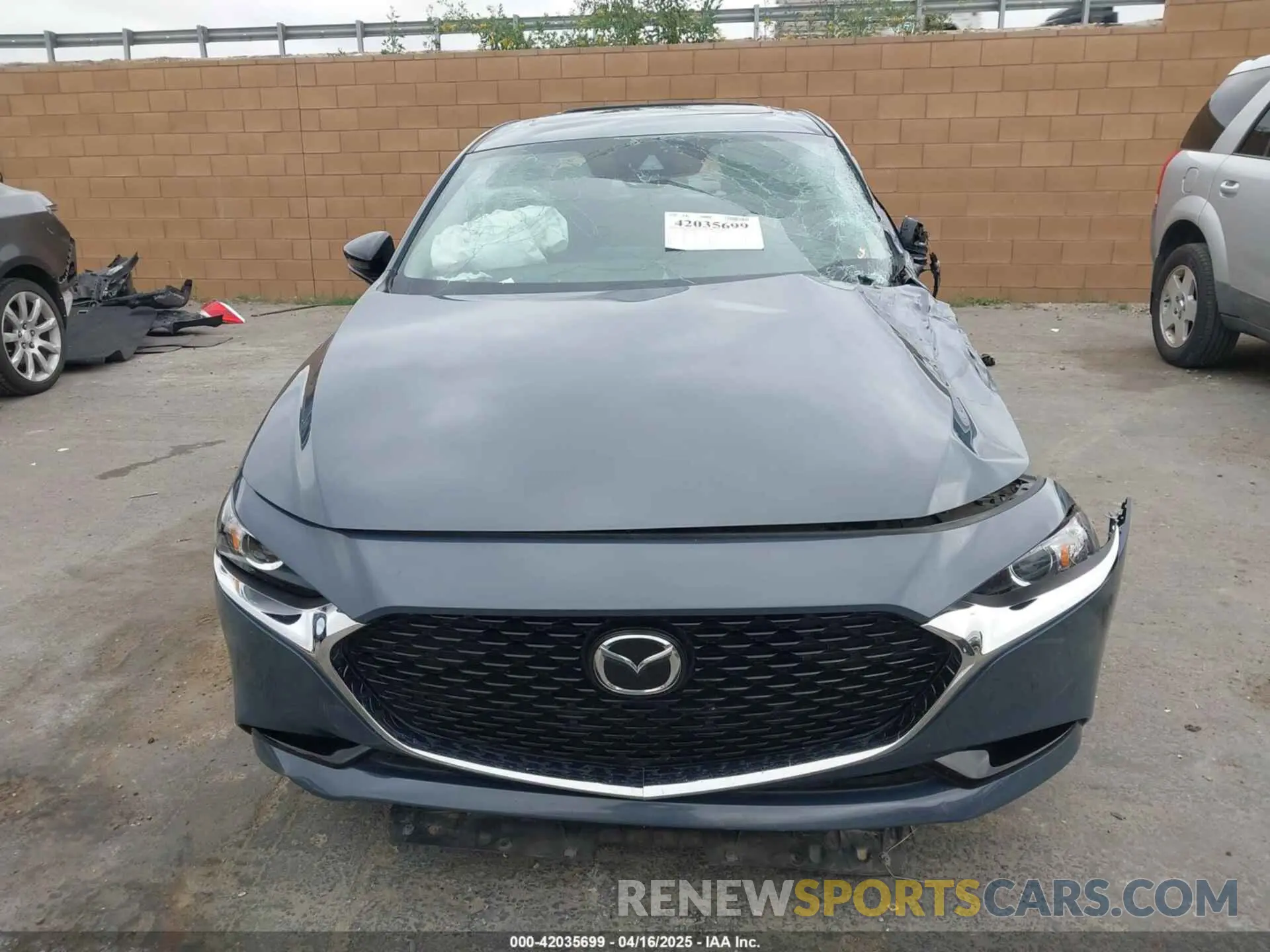 11 fotografías del automóvil dañado 3MZBPACMXPM370840 MAZDA MAZDA3 2023