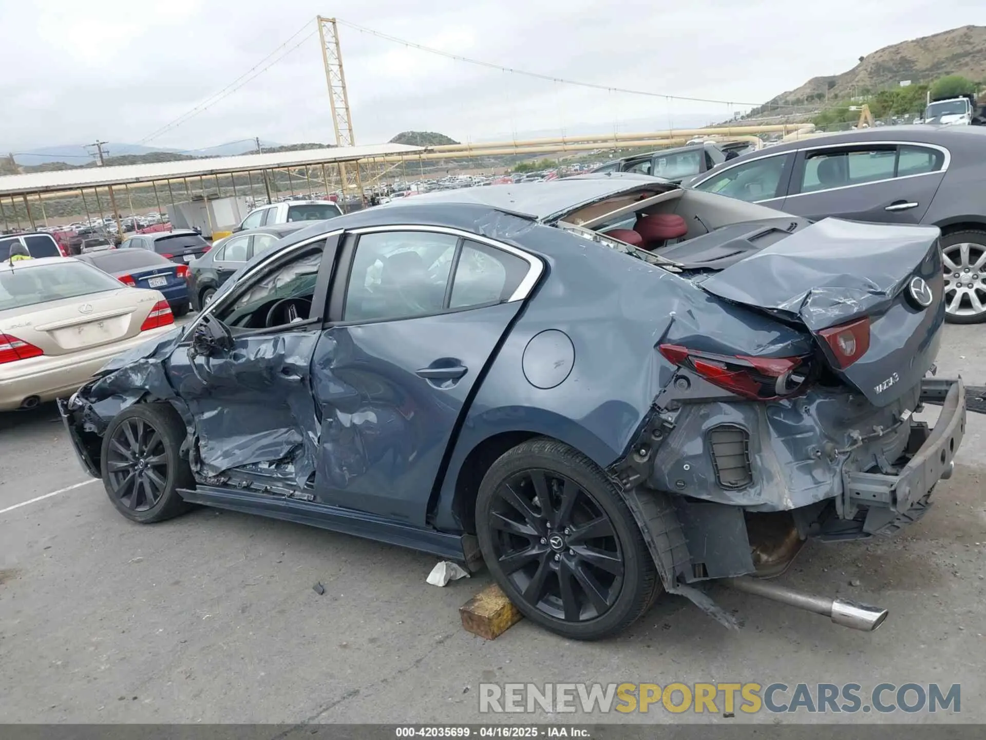13 fotografías del automóvil dañado 3MZBPACMXPM370840 MAZDA MAZDA3 2023