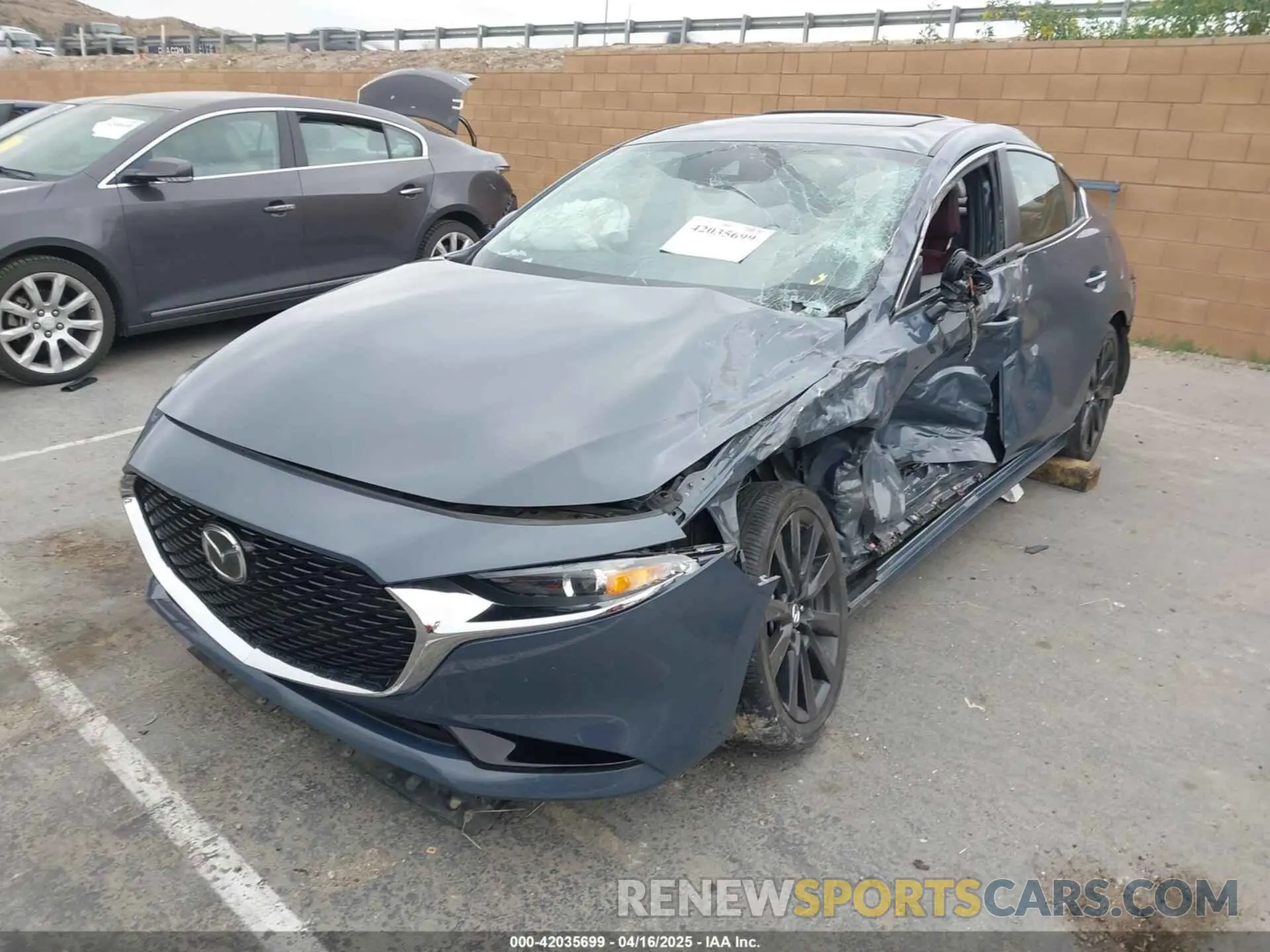 2 fotografías del automóvil dañado 3MZBPACMXPM370840 MAZDA MAZDA3 2023